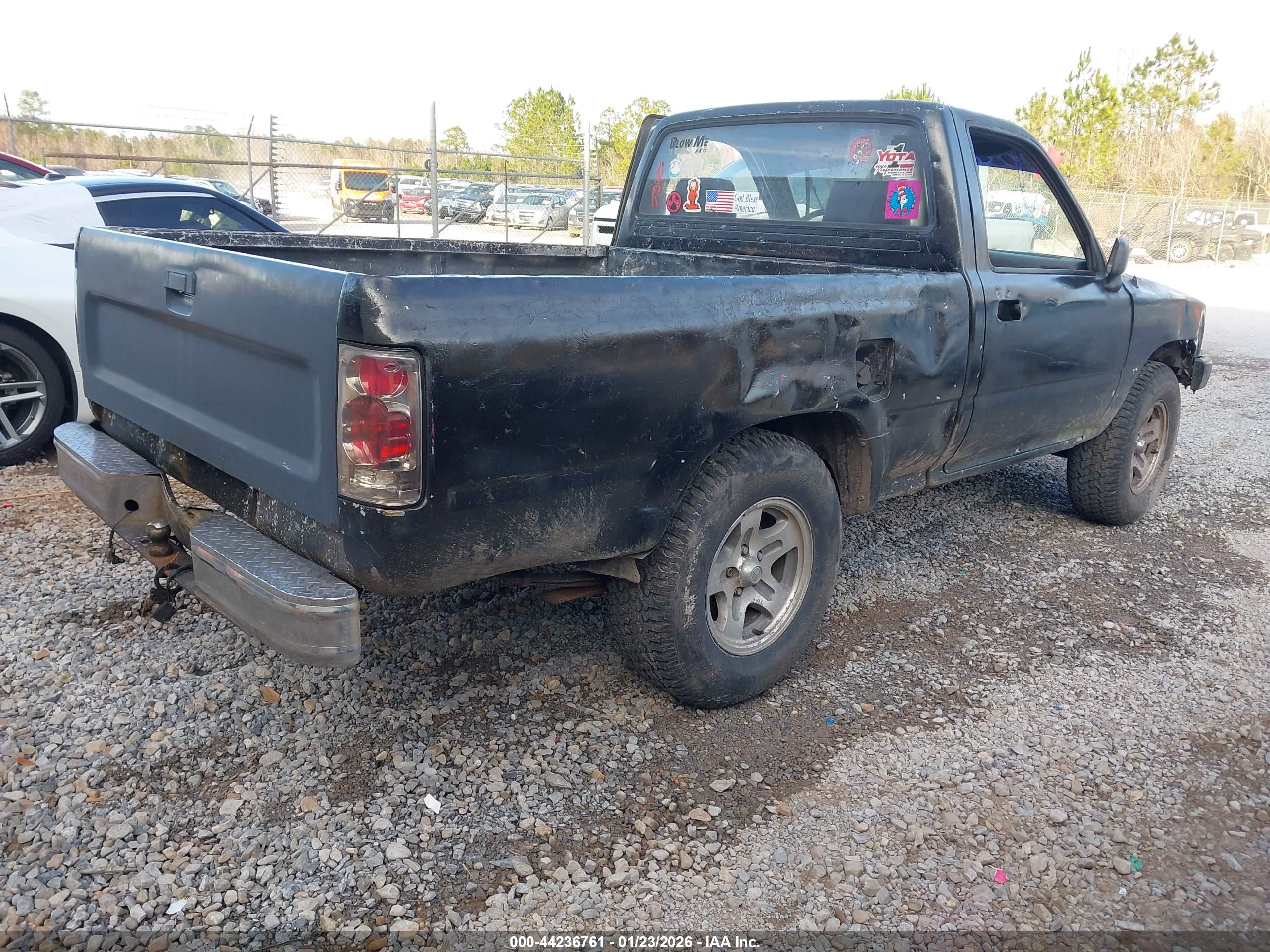 TOYOTA PICKUP image 4