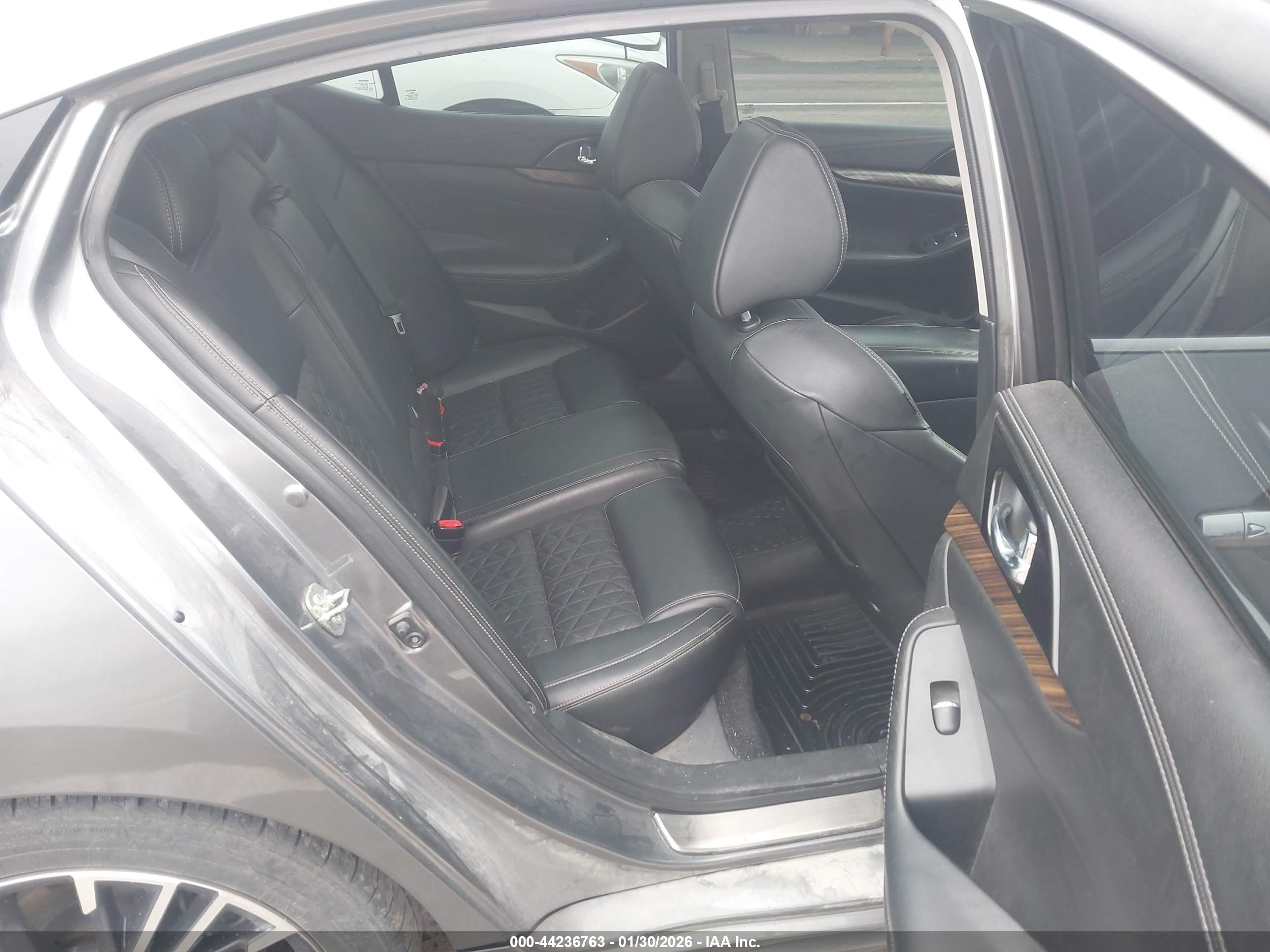 NISSAN MAXIMA image 8