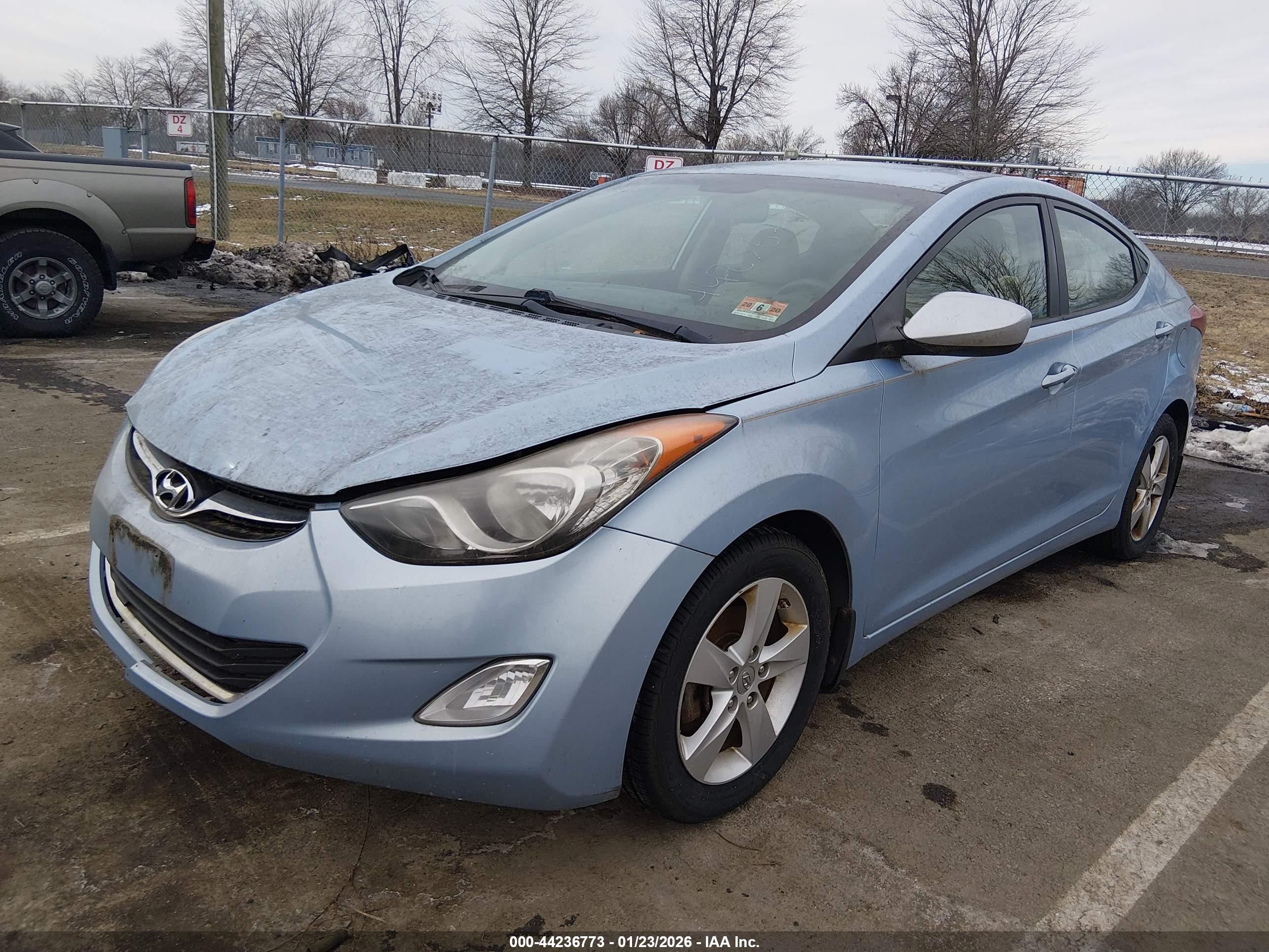 HYUNDAI ELANTRA image 2