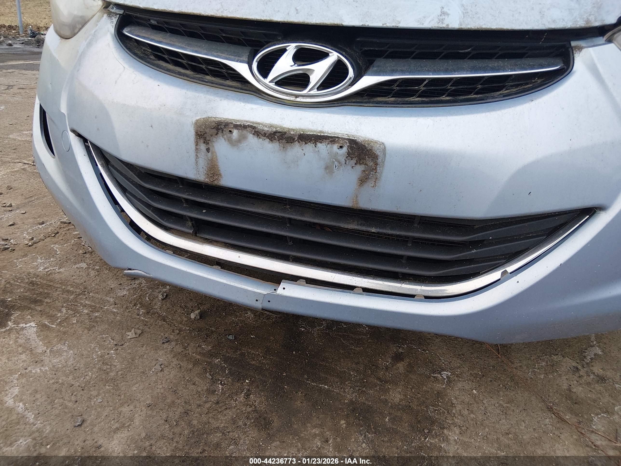 HYUNDAI ELANTRA image 6