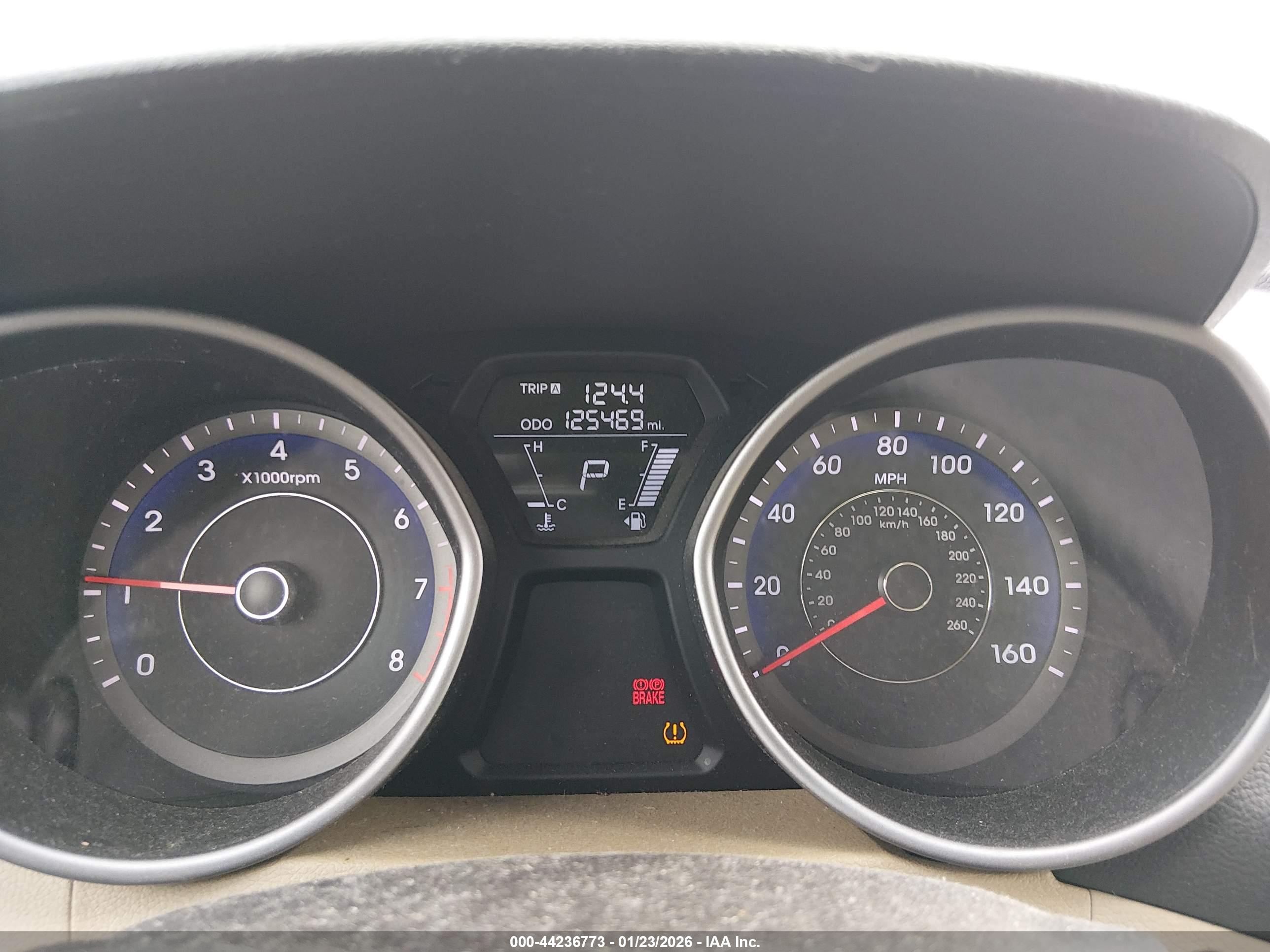 HYUNDAI ELANTRA image 7