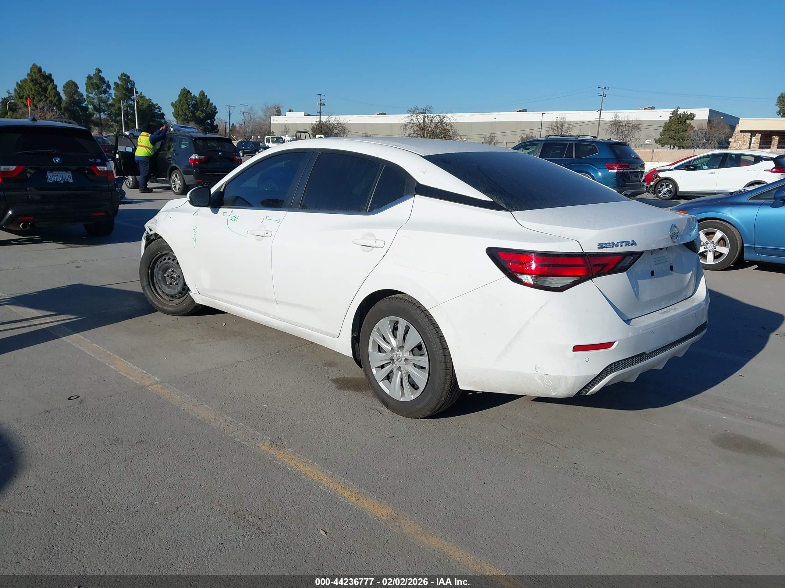 NISSAN SENTRA image 3