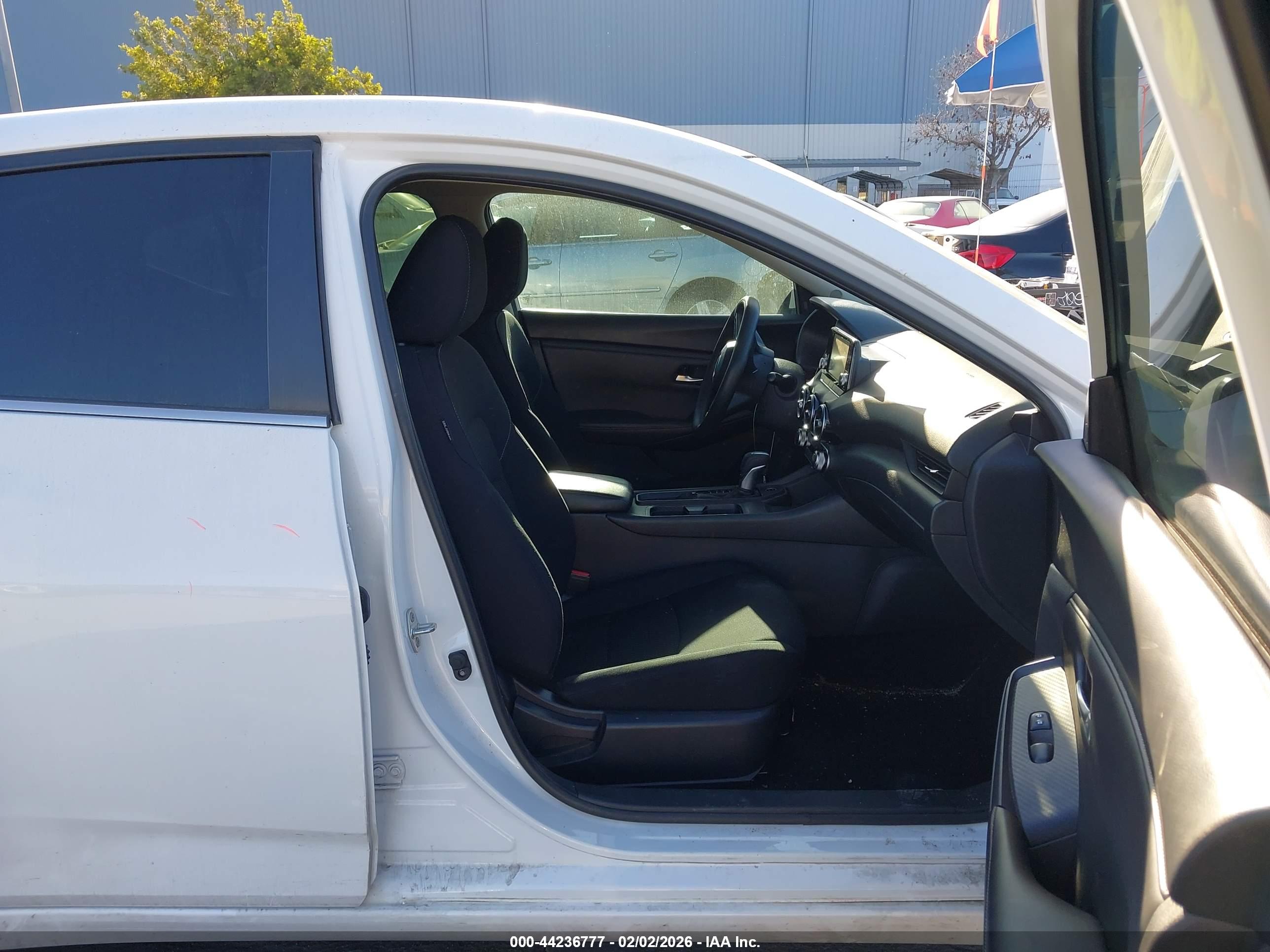 NISSAN SENTRA image 5