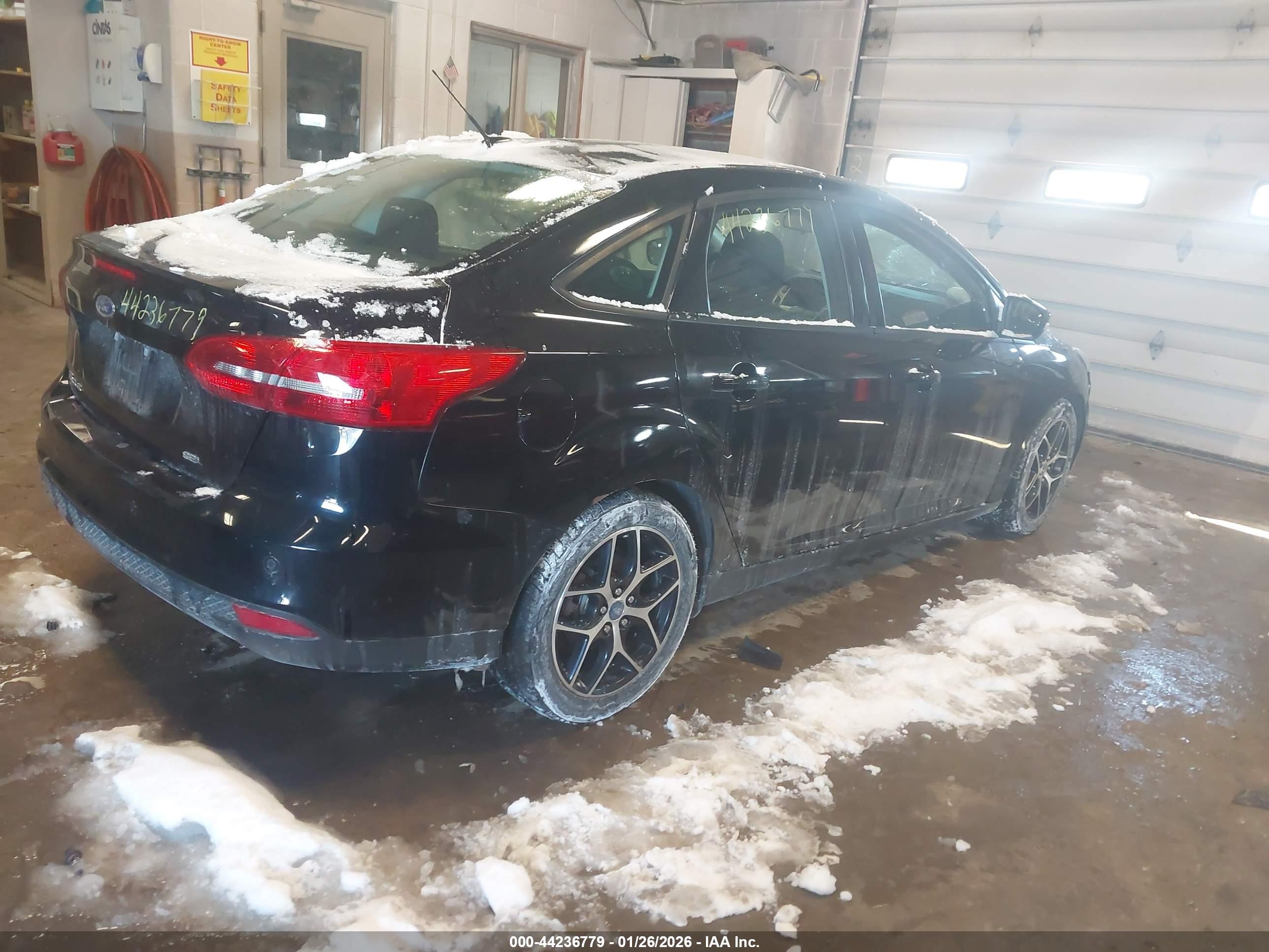 FORD FOCUS image 4