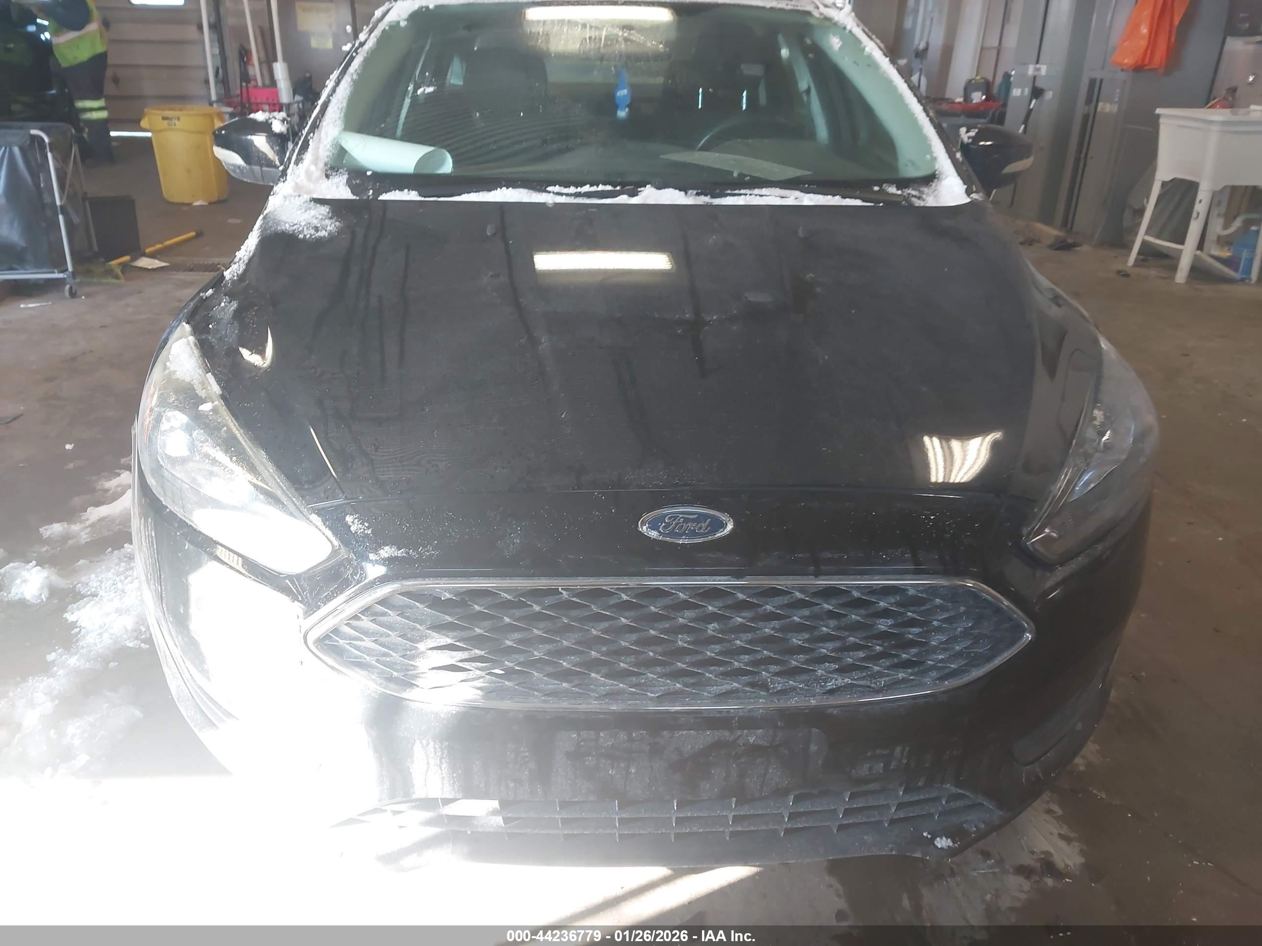 FORD FOCUS image 6