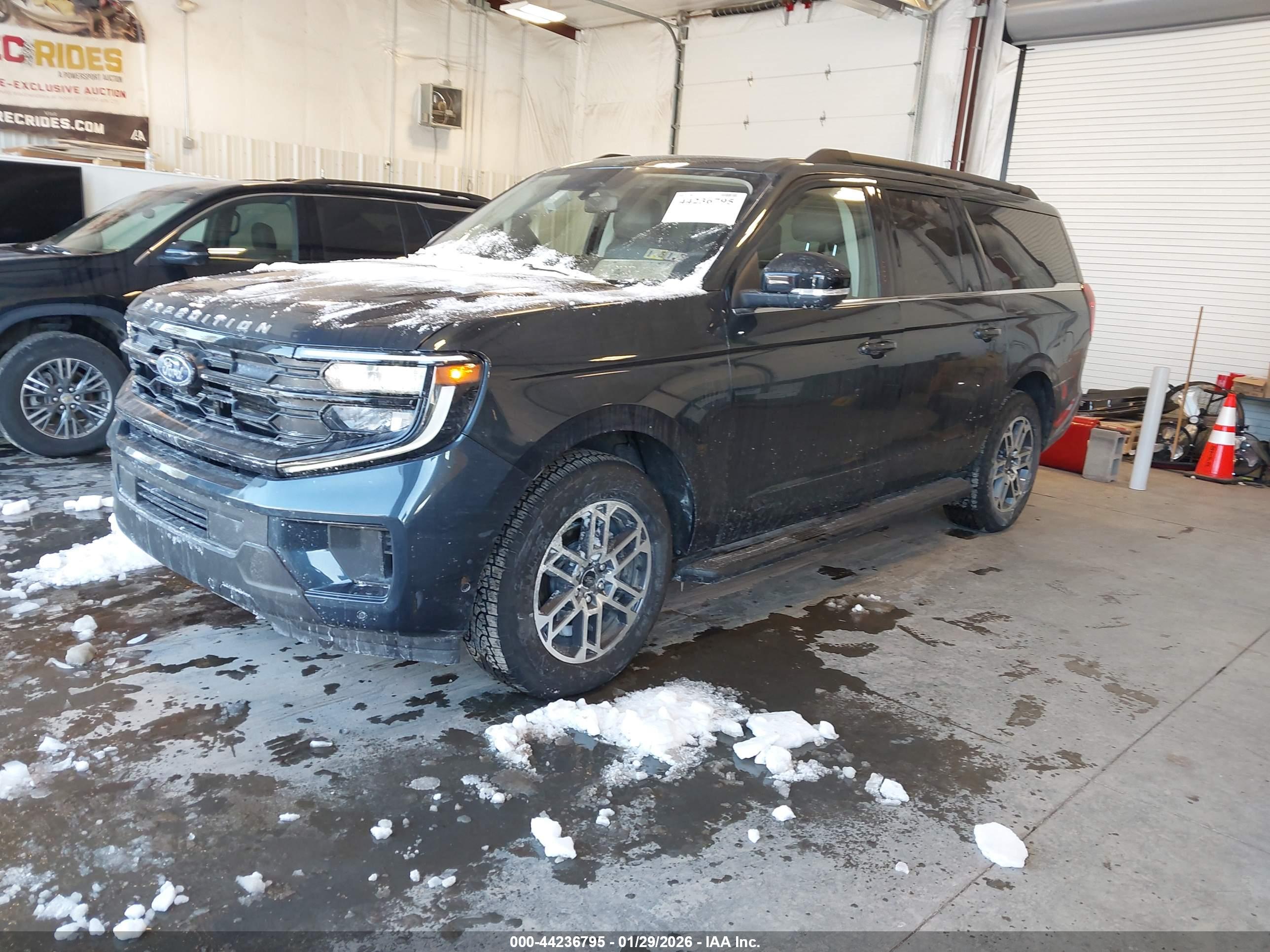 FORD EXPEDITION image 2