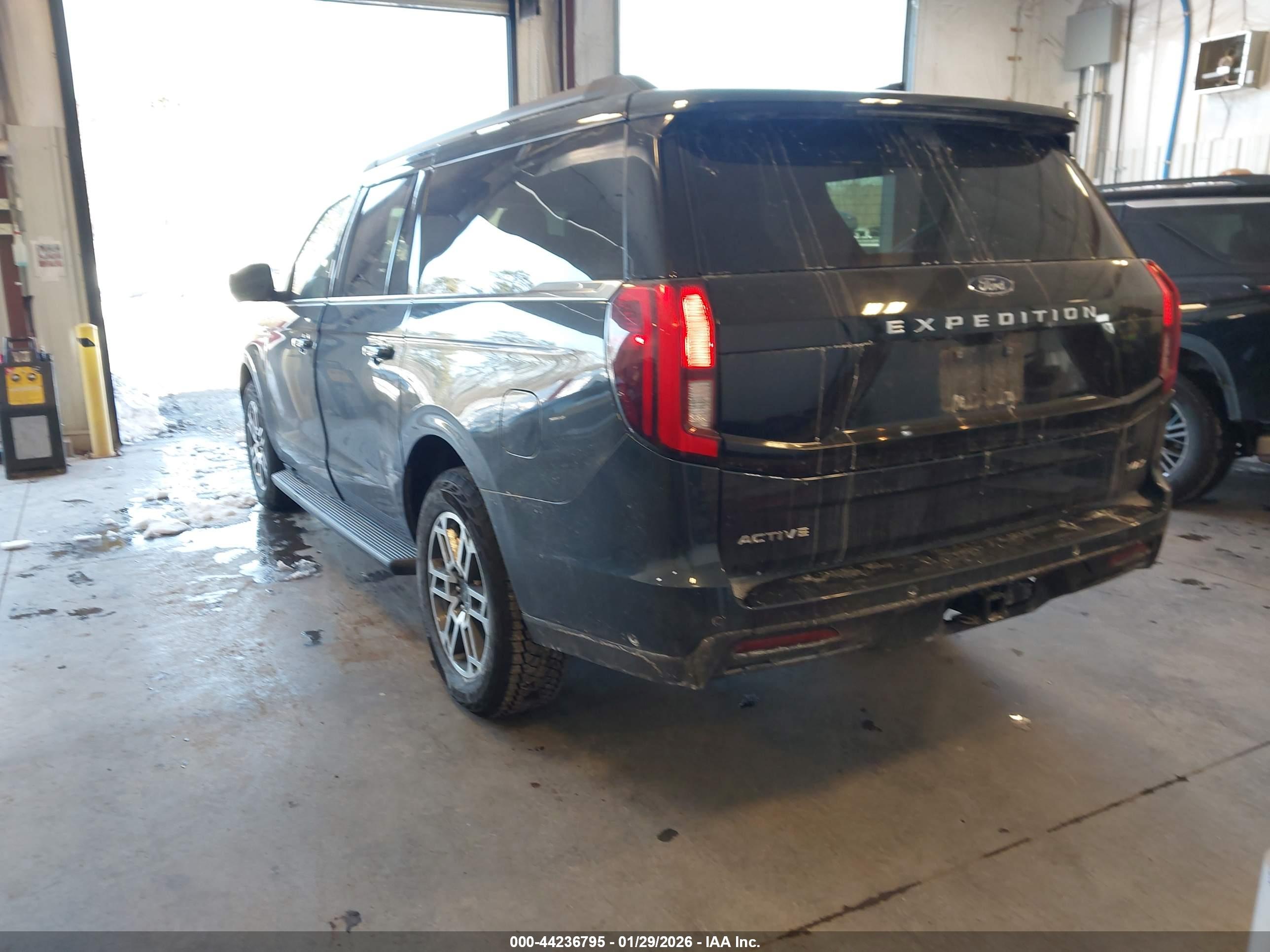 FORD EXPEDITION image 3