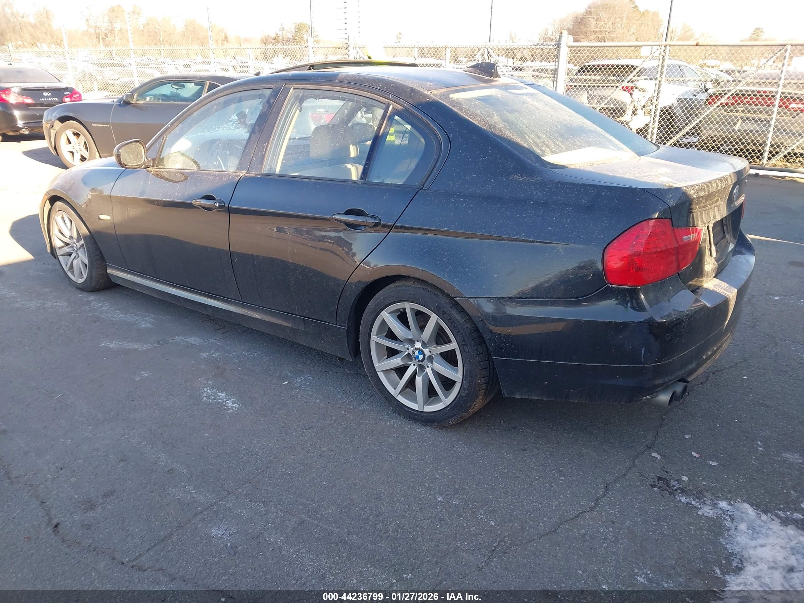 BMW 328I image 3