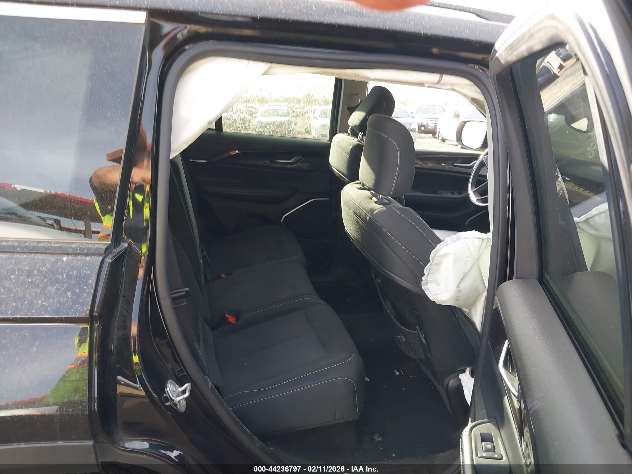 JEEP GRAND image 8