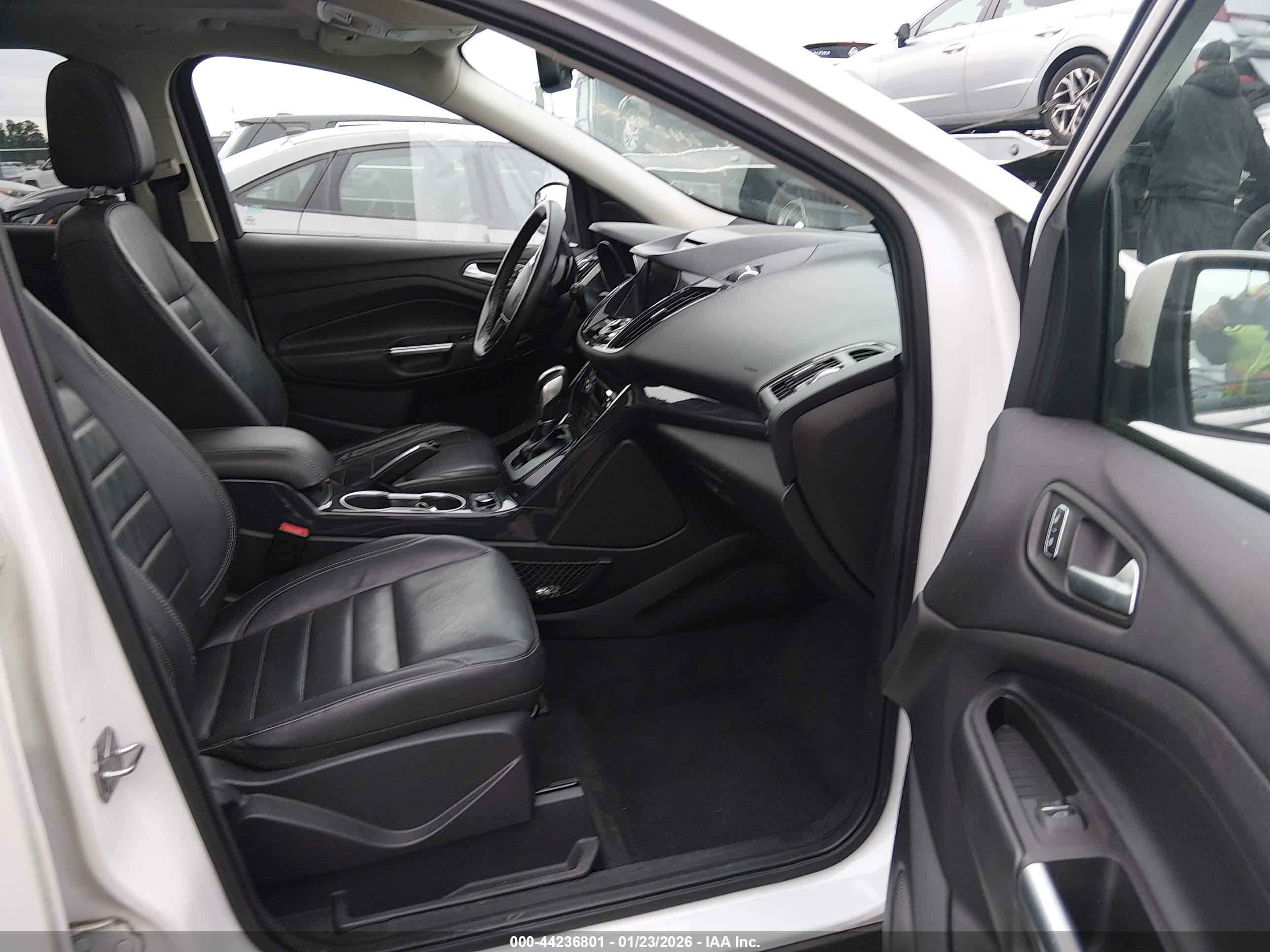 FORD ESCAPE image 5