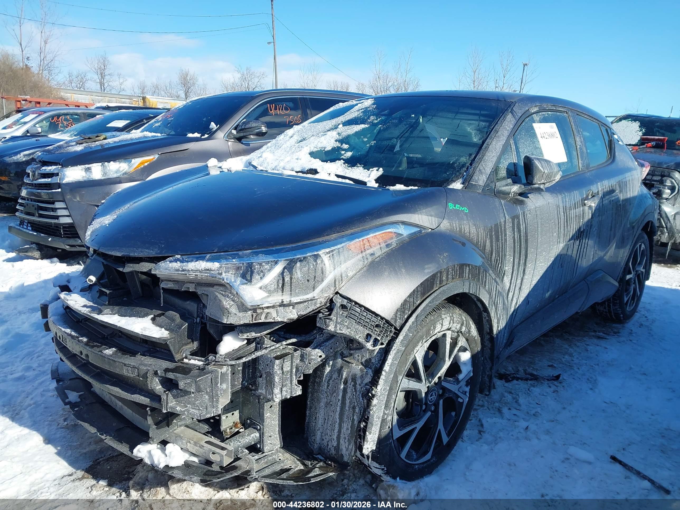 TOYOTA C-HR image 2