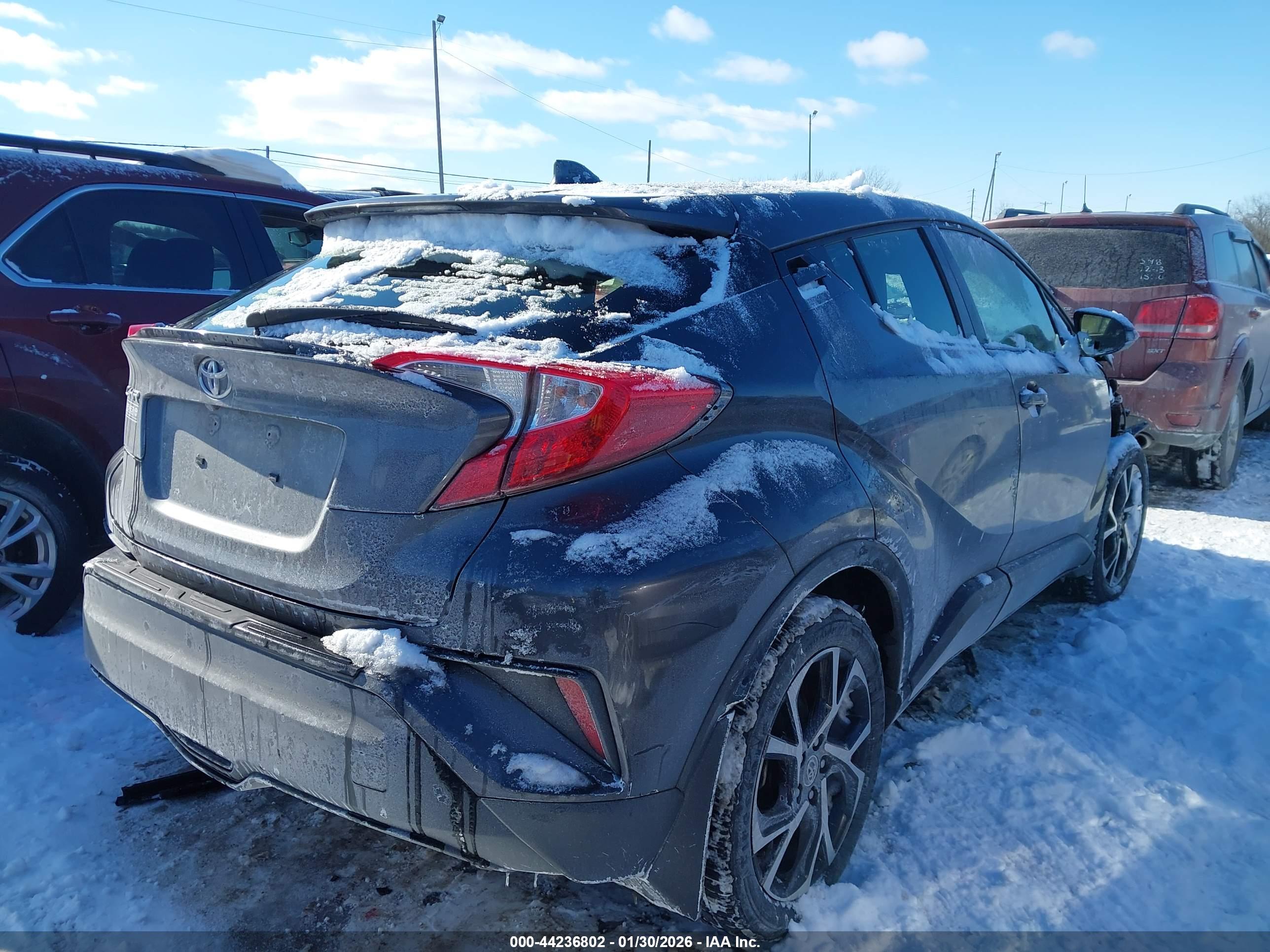 TOYOTA C-HR image 4