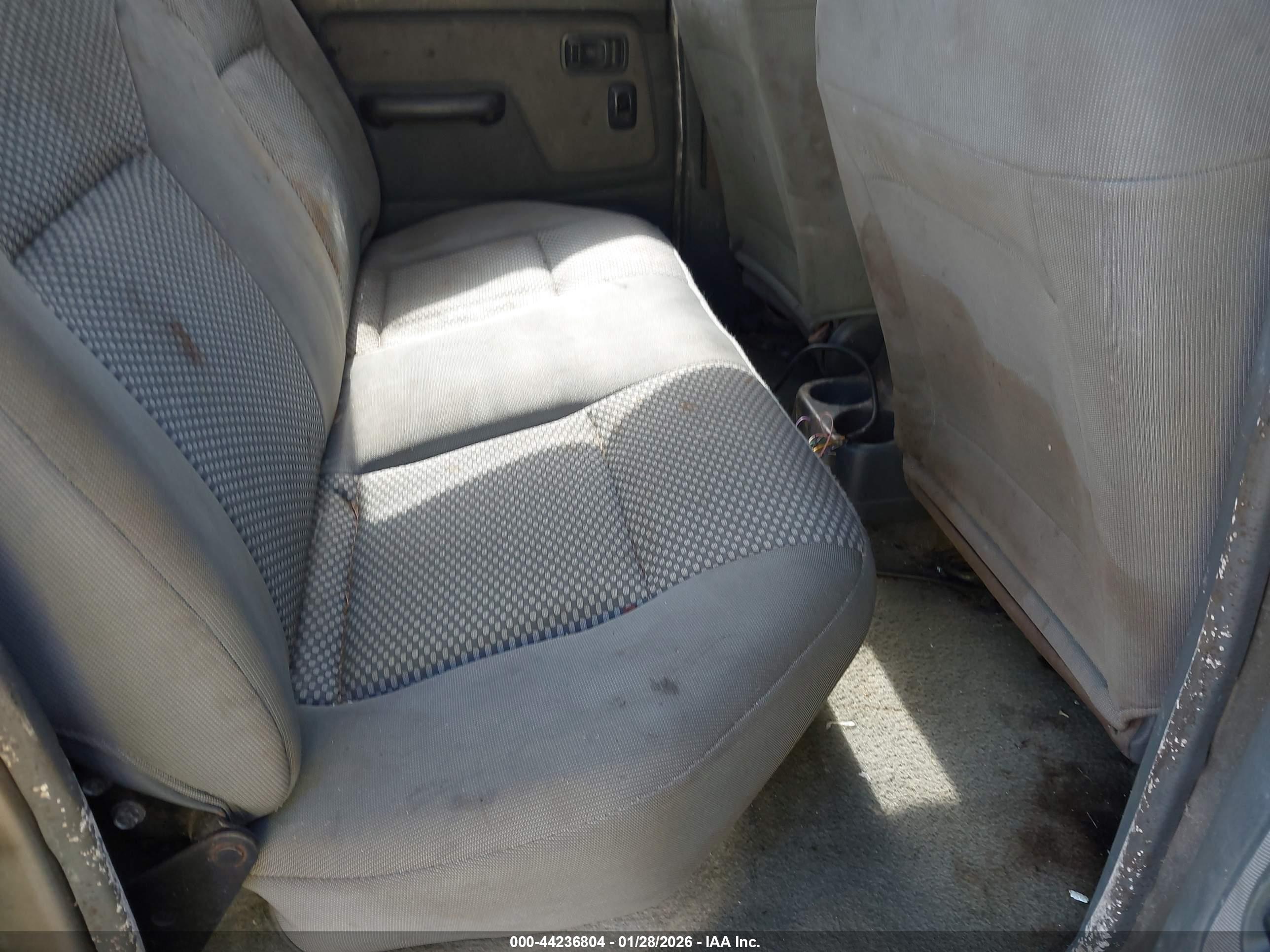 NISSAN FRONTIER image 8