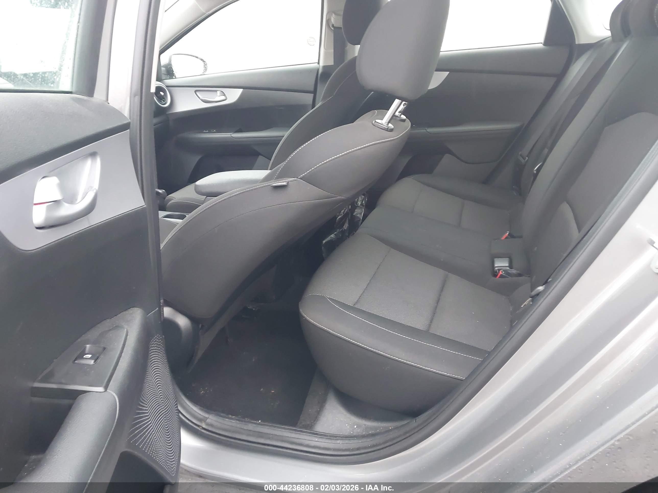 KIA FORTE image 8