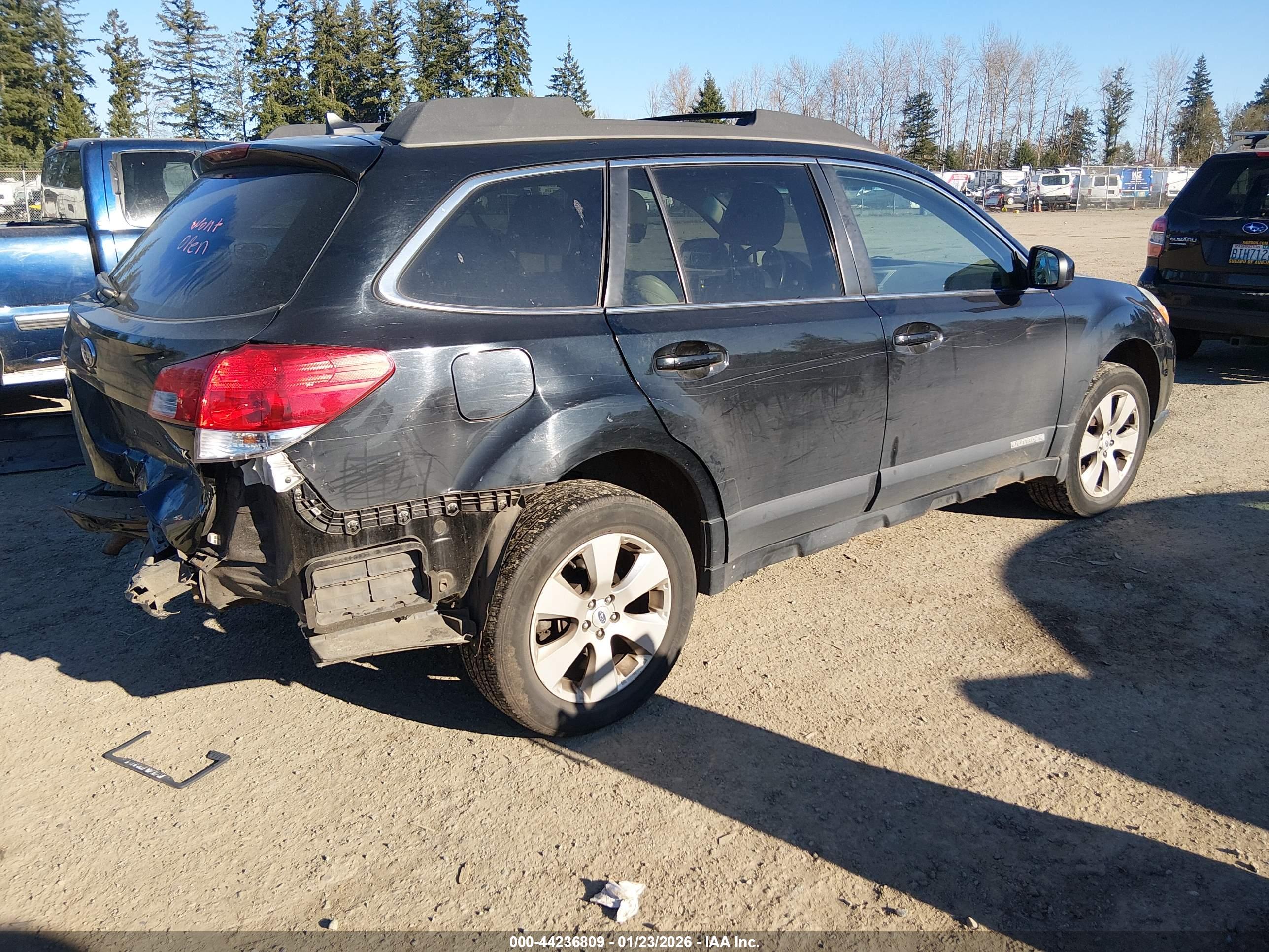 SUBARU OUTBACK image 4
