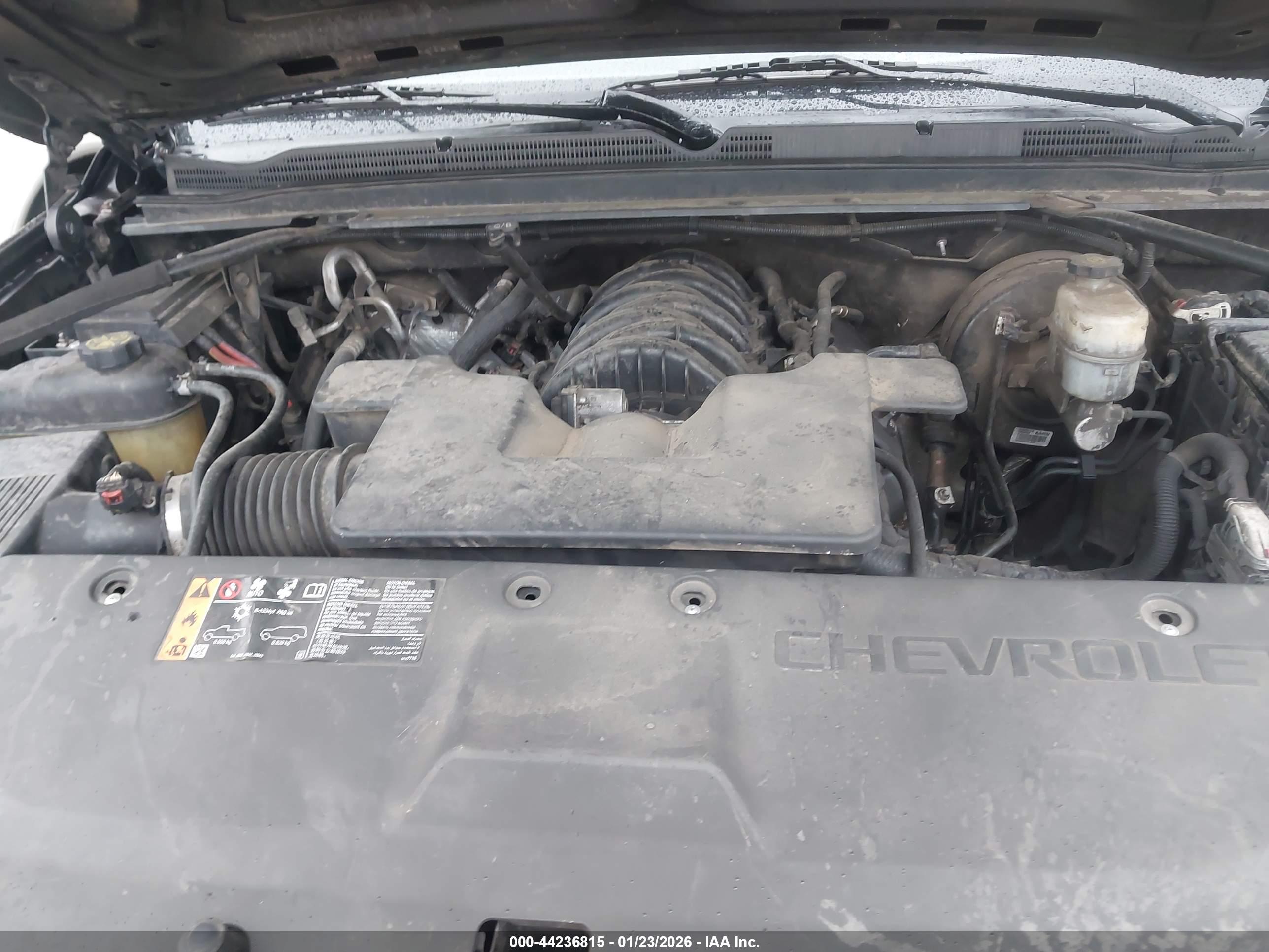 CHEVROLET SUBURBAN image 10