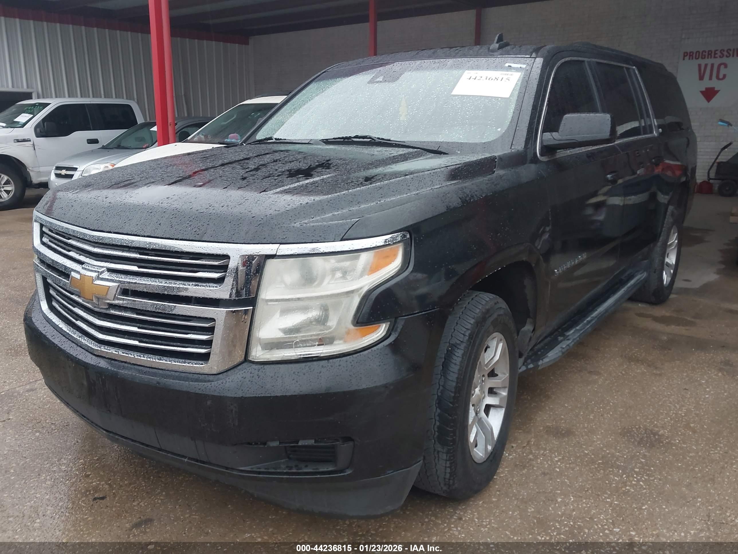 CHEVROLET SUBURBAN image 2