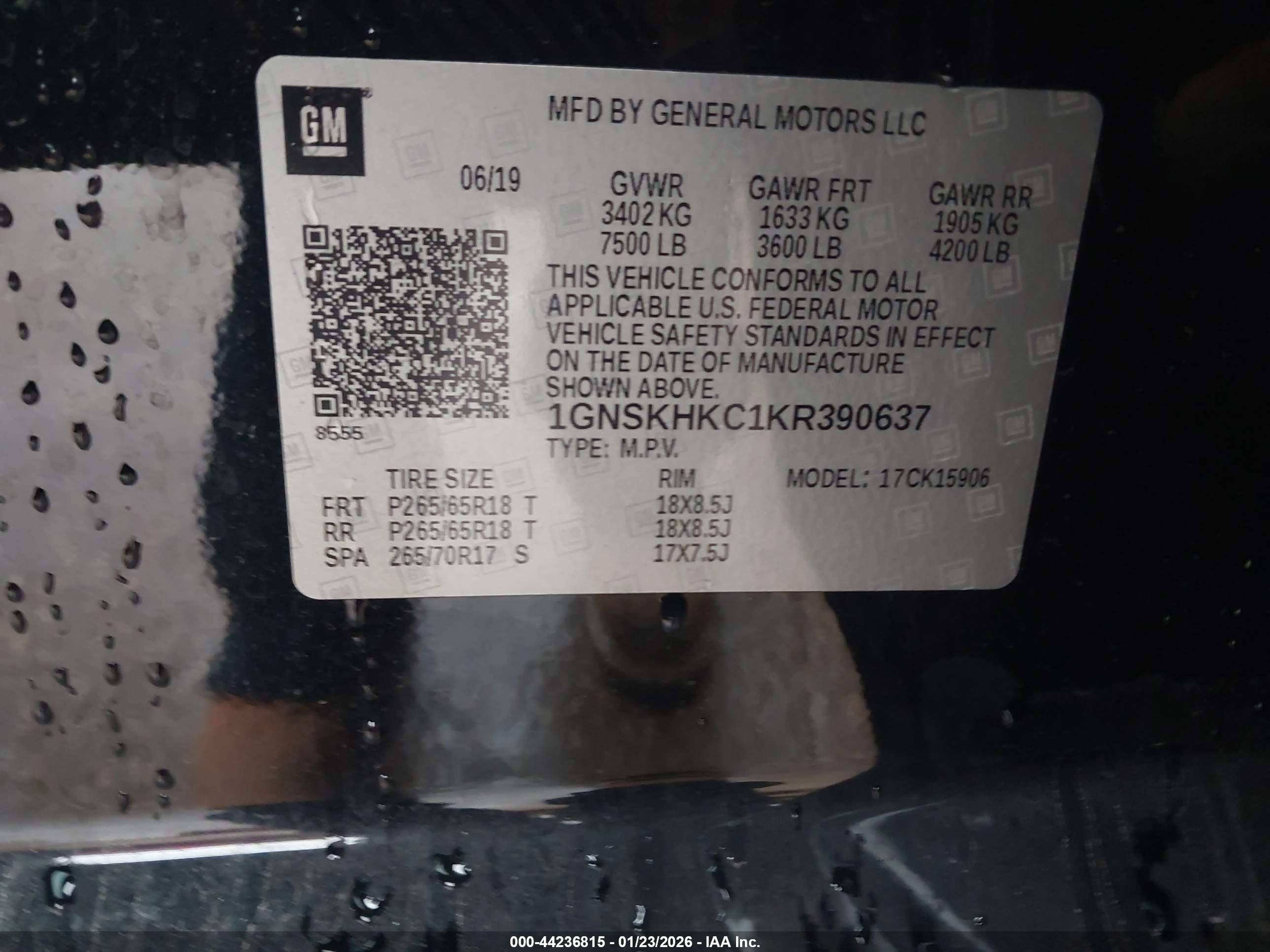 CHEVROLET SUBURBAN image 9