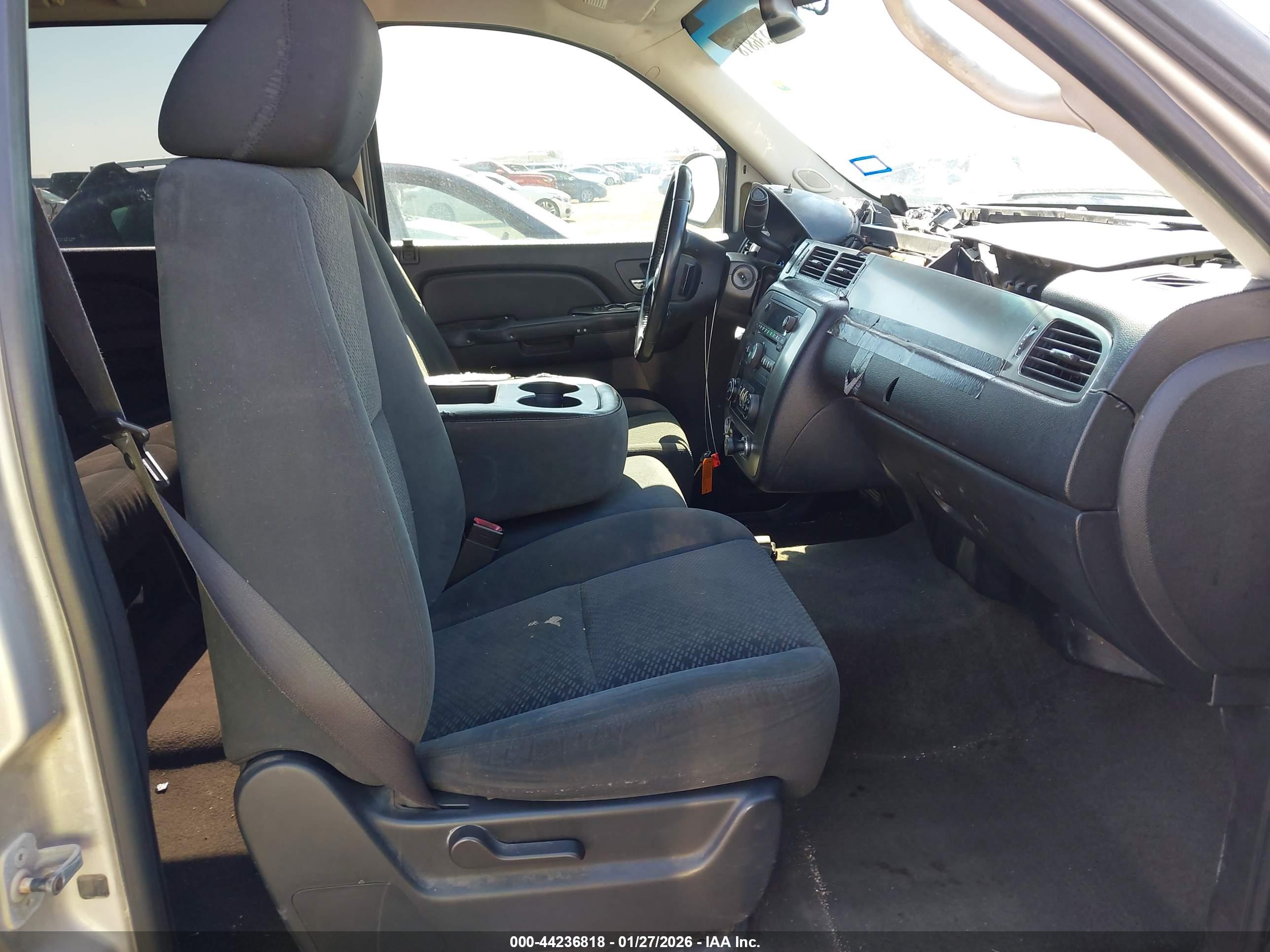 CHEVROLET TAHOE image 5