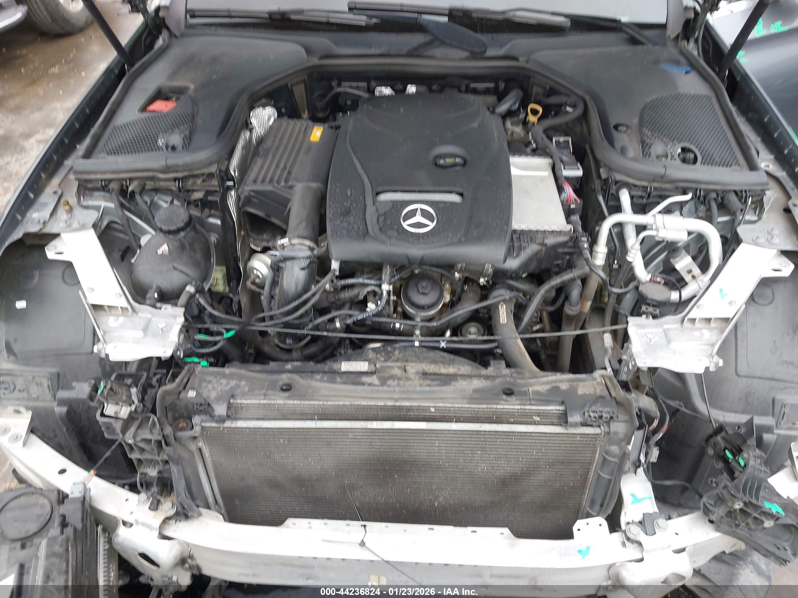 MERCEDES-BENZ E image 10