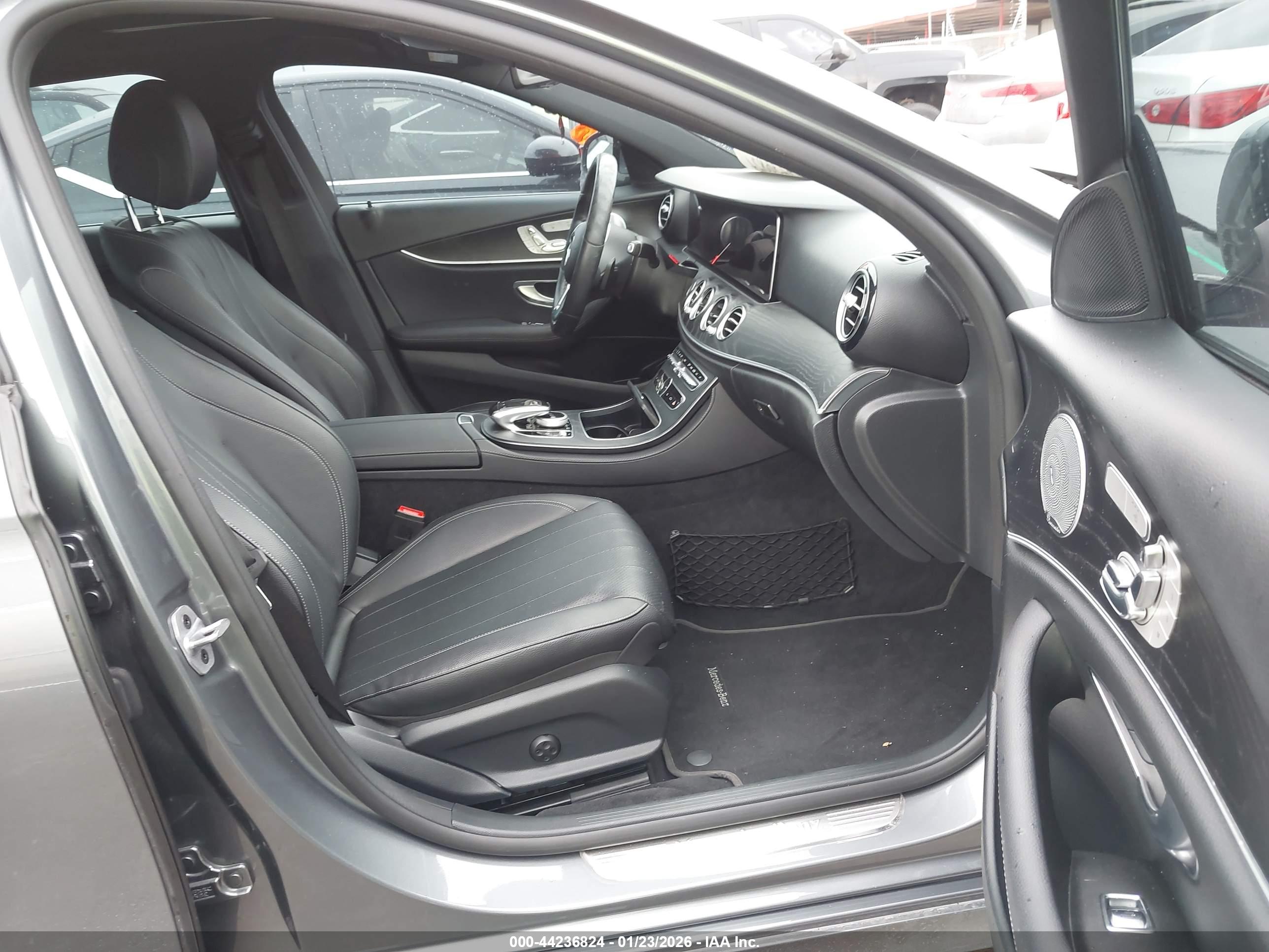 MERCEDES-BENZ E image 5