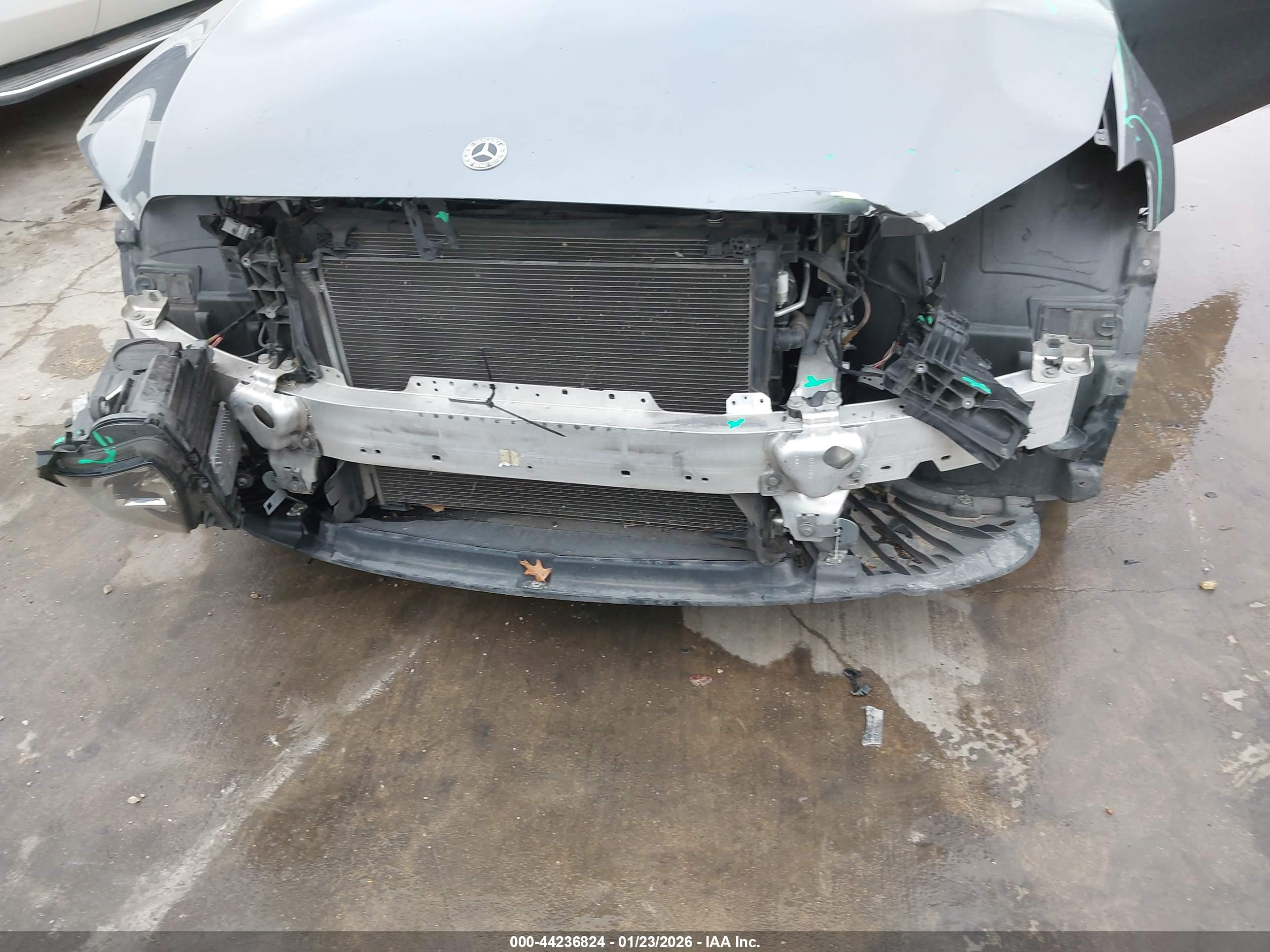 MERCEDES-BENZ E image 6