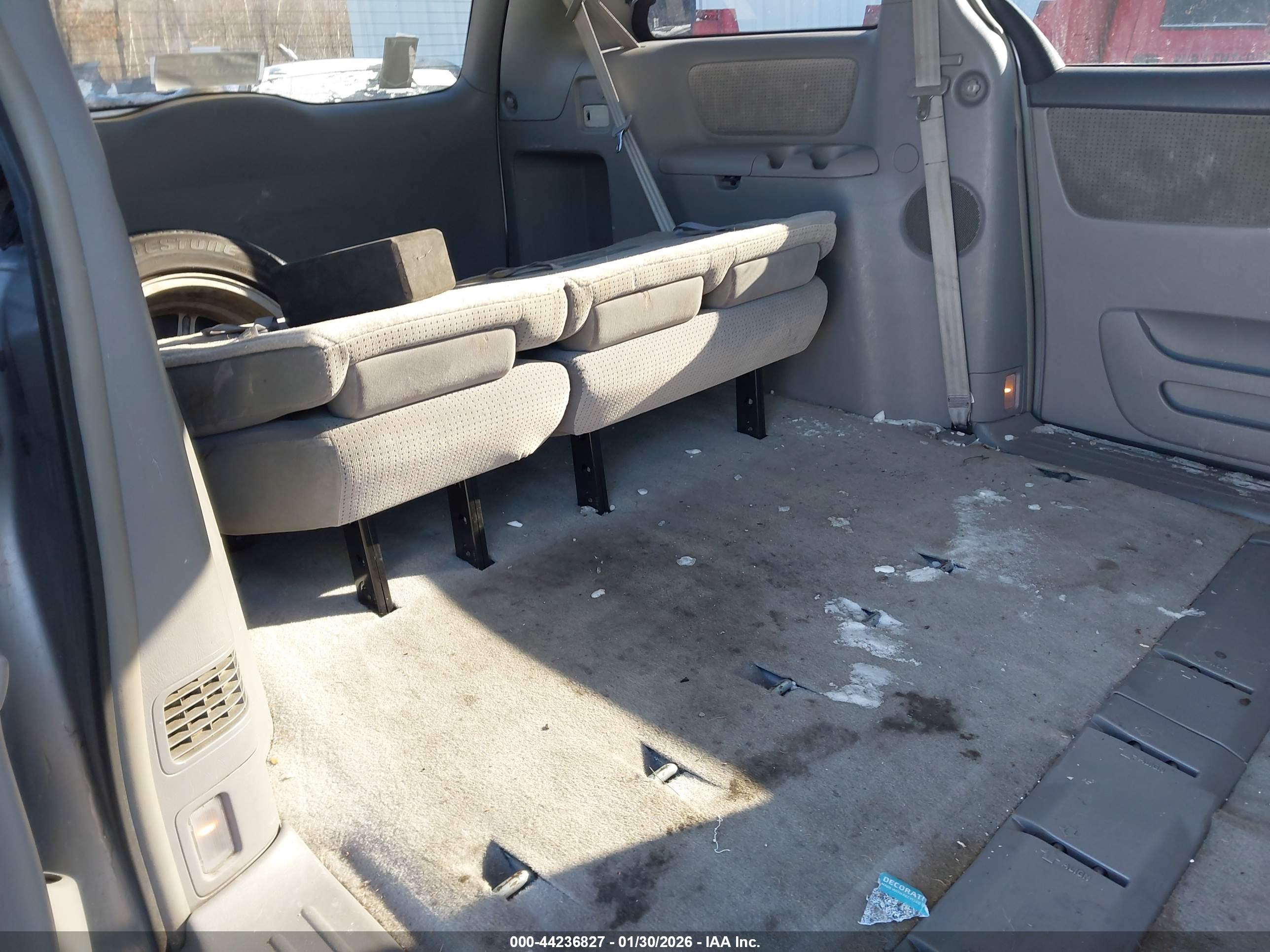TOYOTA SIENNA image 8