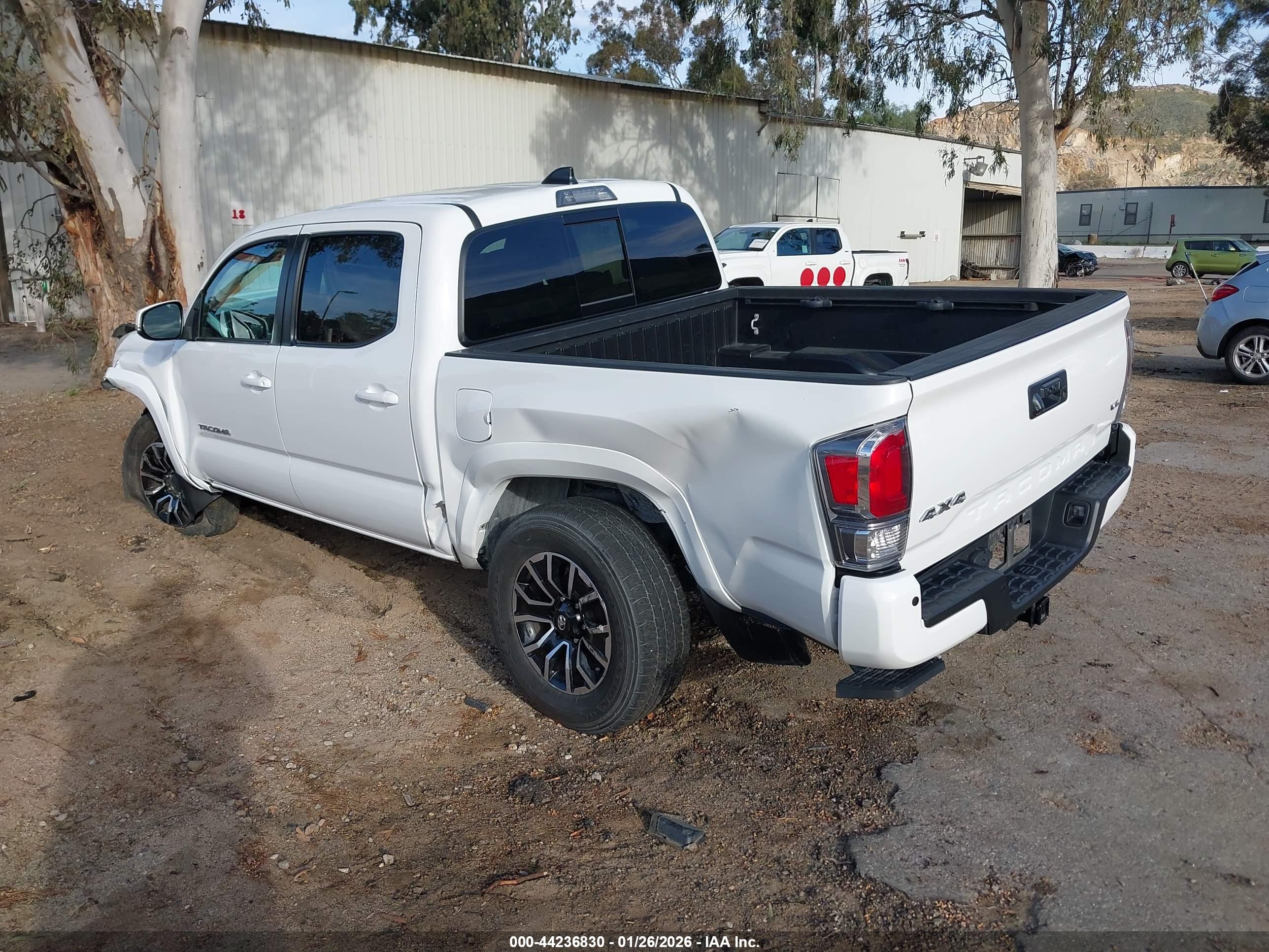 TOYOTA TACOMA image 3