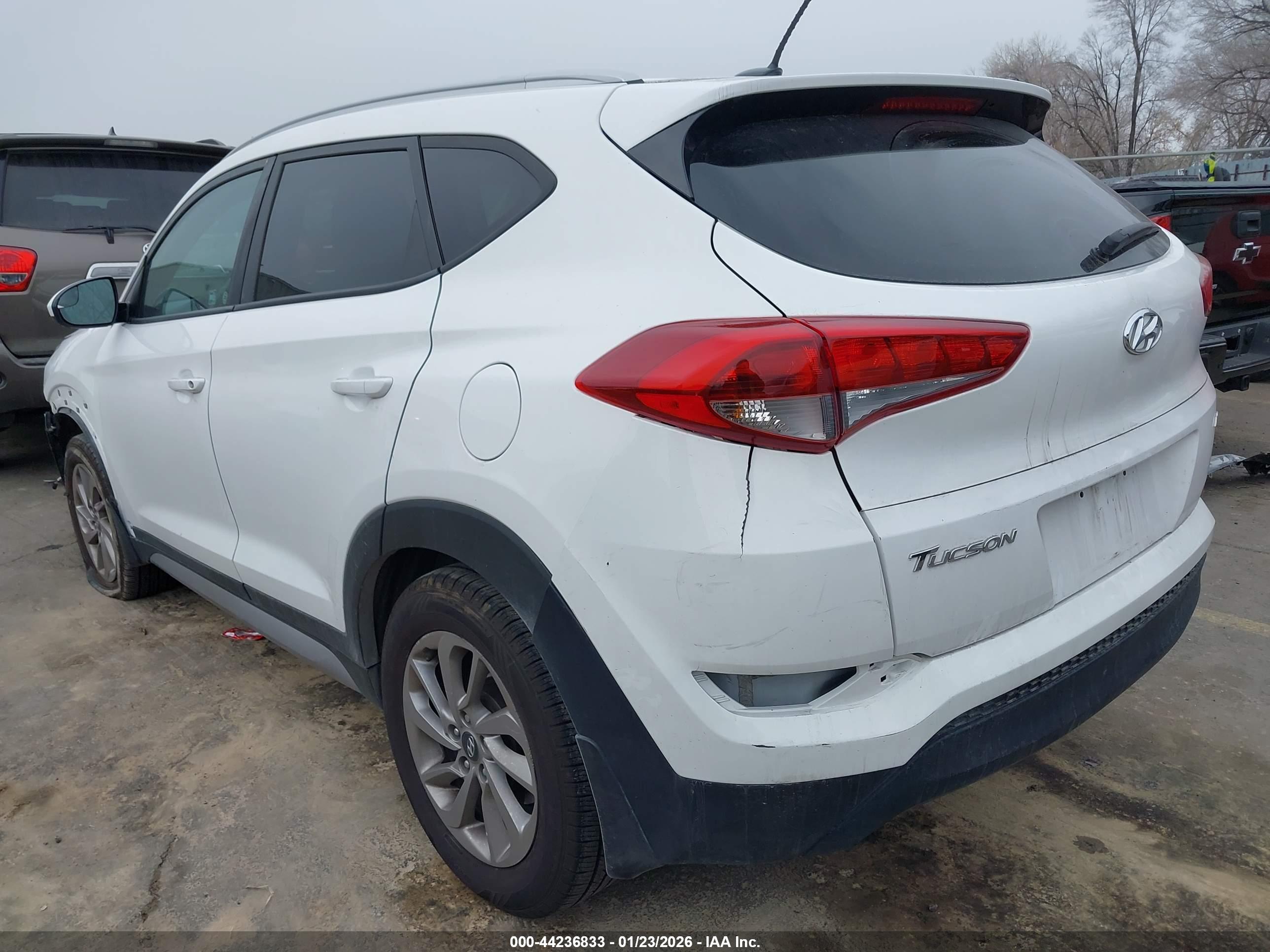HYUNDAI TUCSON image 3