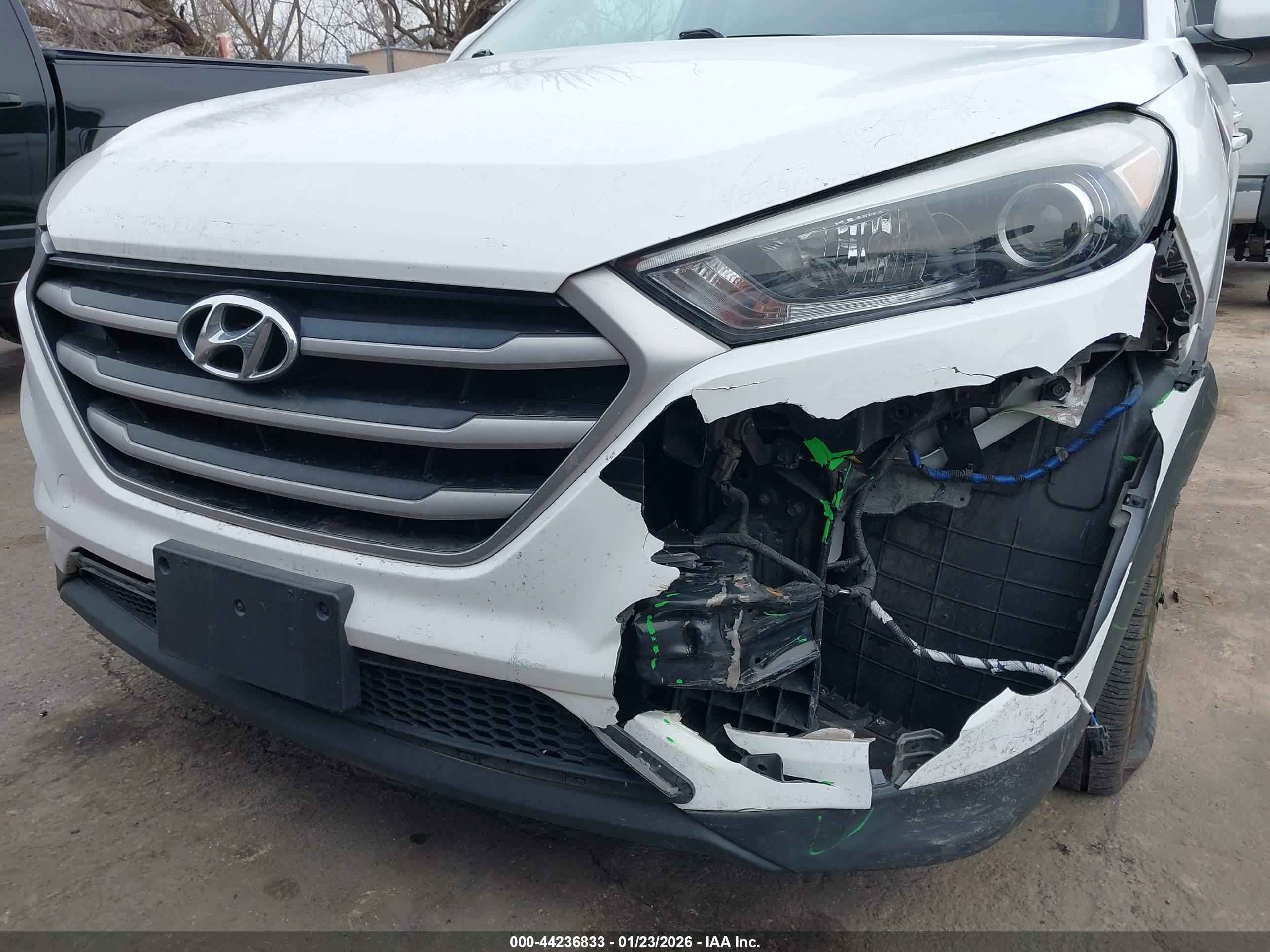 HYUNDAI TUCSON image 6