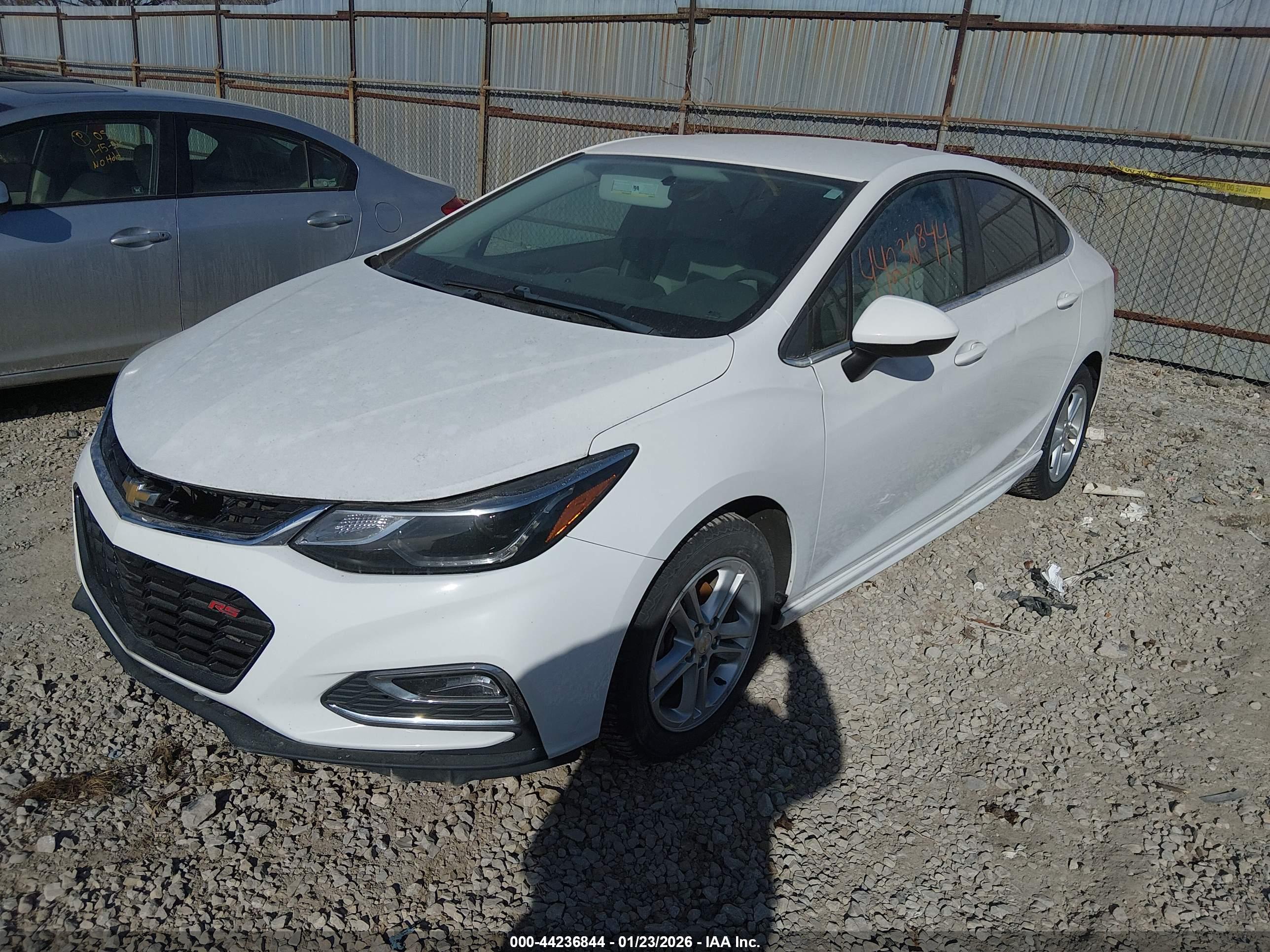 CHEVROLET CRUZE image 2