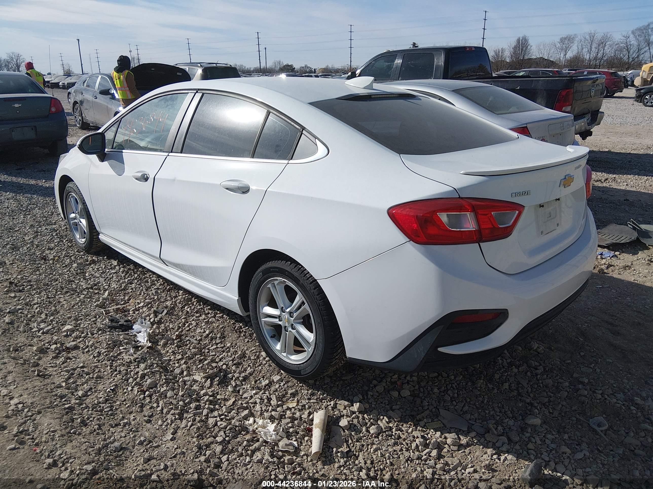 CHEVROLET CRUZE image 3