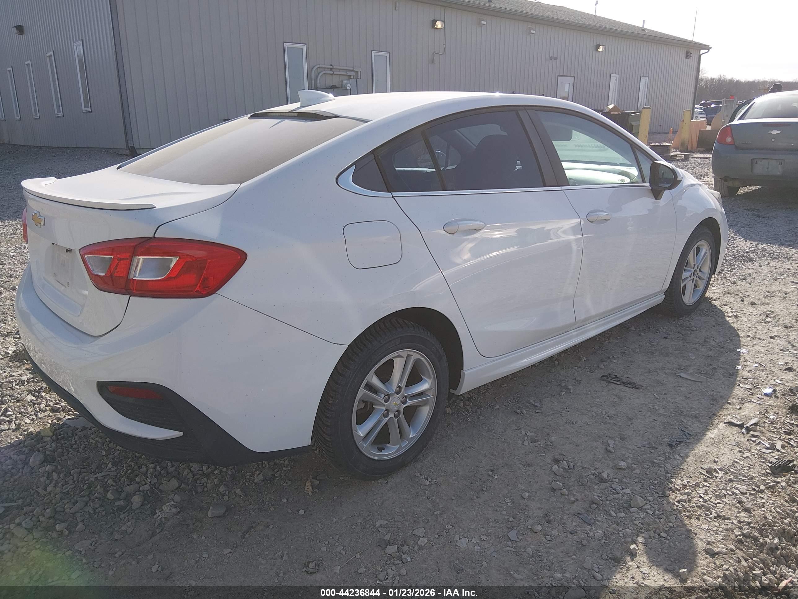 CHEVROLET CRUZE image 4
