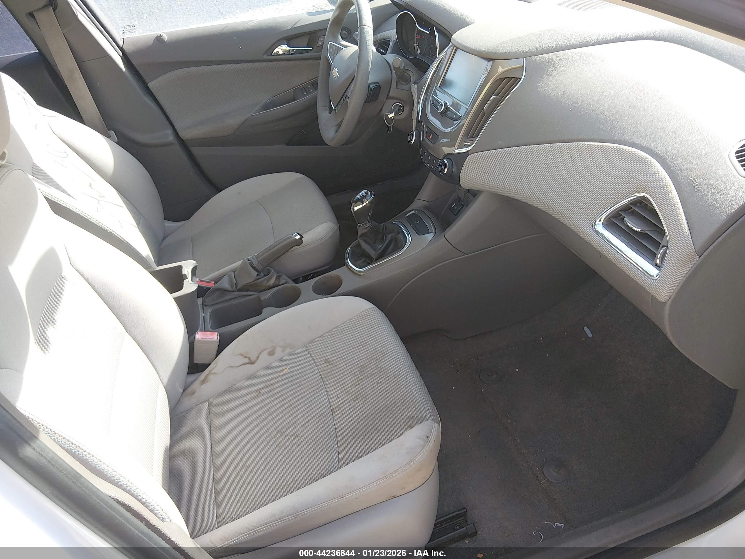 CHEVROLET CRUZE image 5