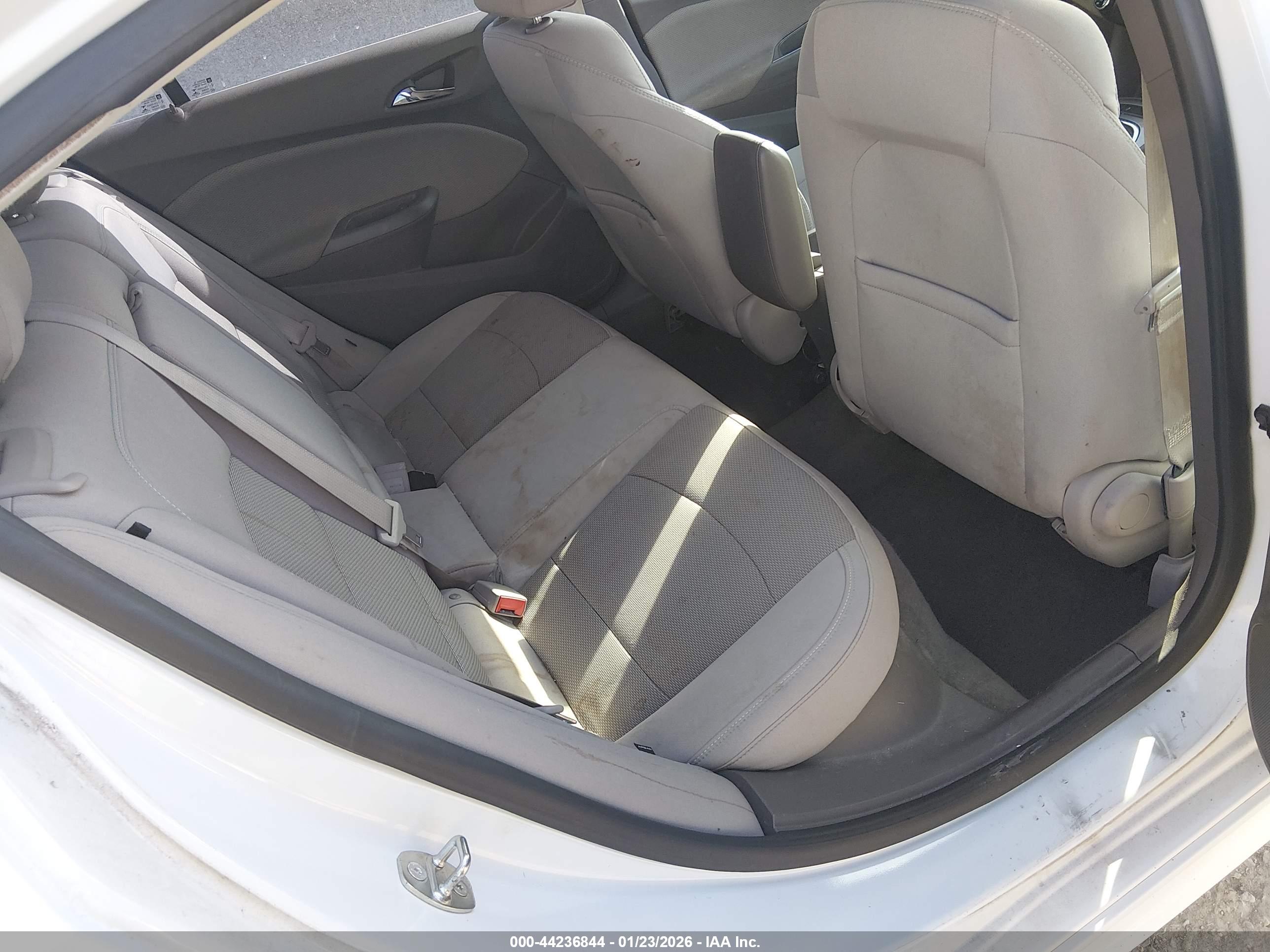 CHEVROLET CRUZE image 8