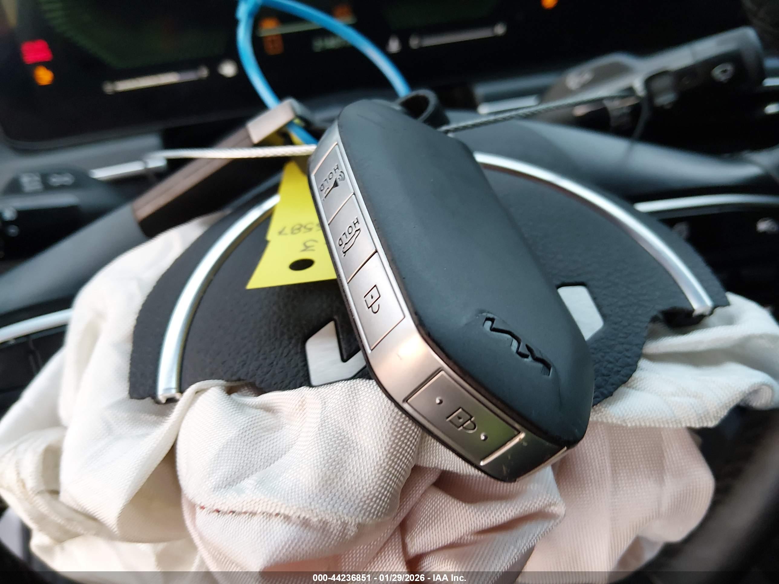 KIA K5 image 11