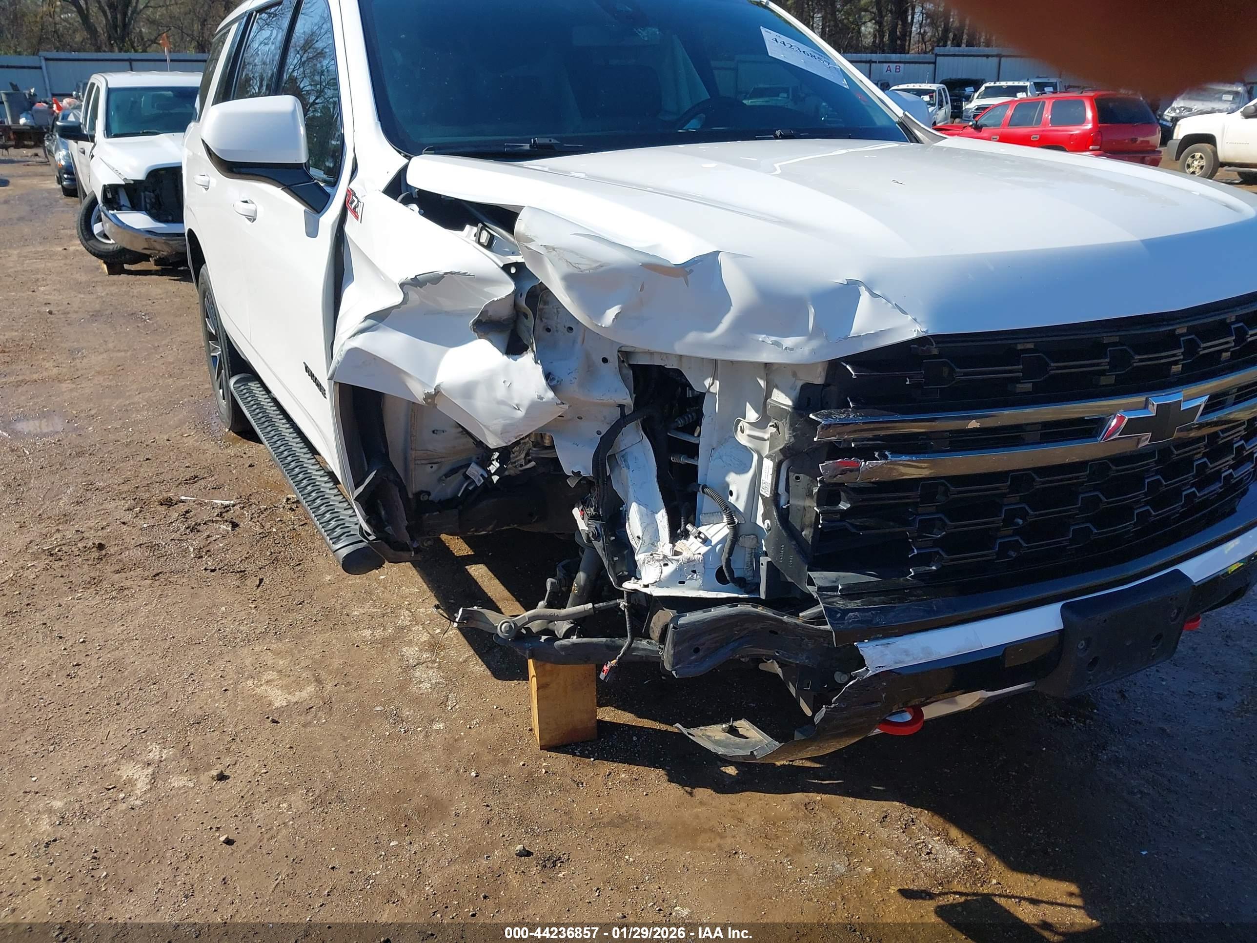 CHEVROLET TAHOE image 6