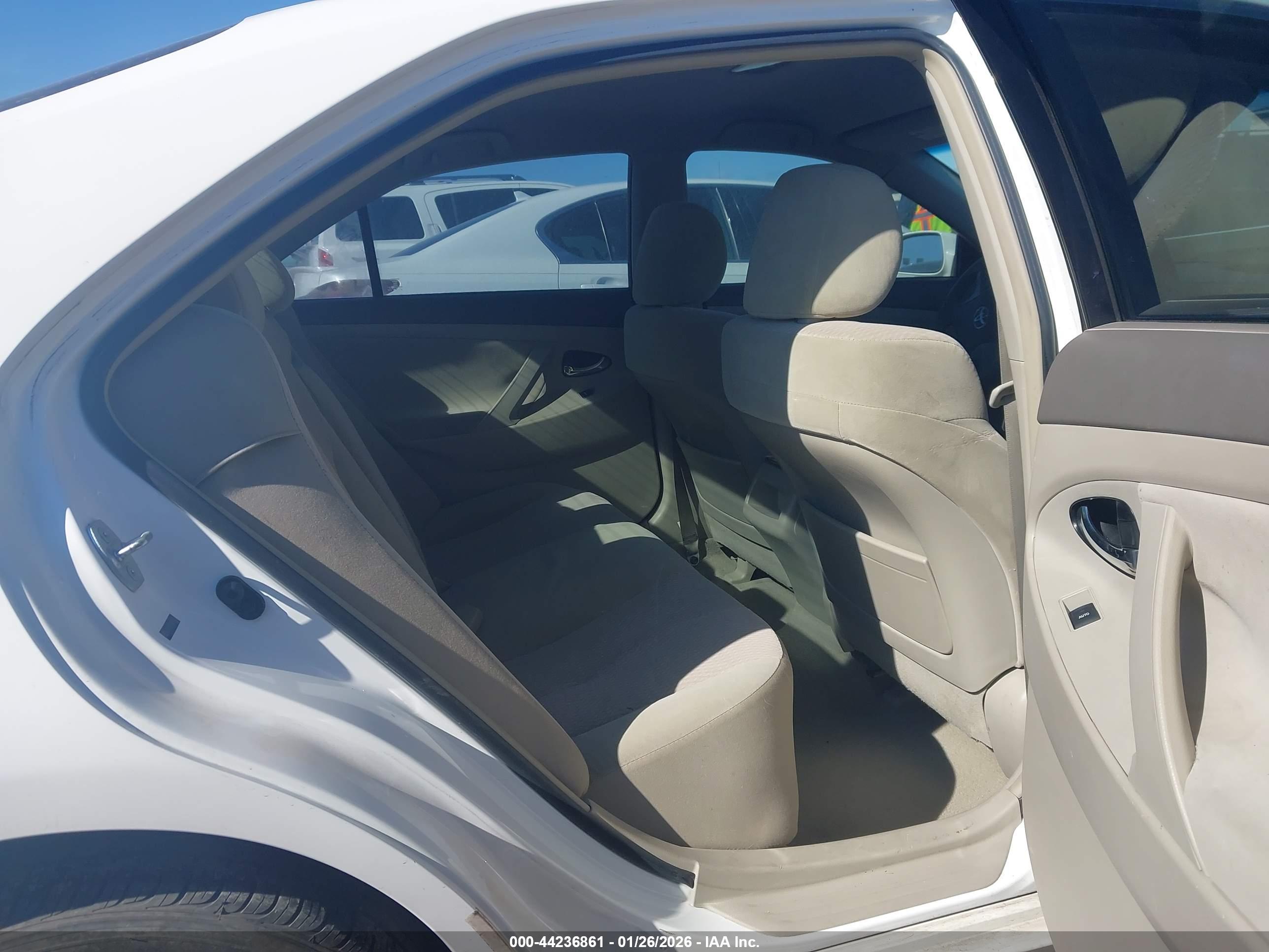 TOYOTA CAMRY image 8