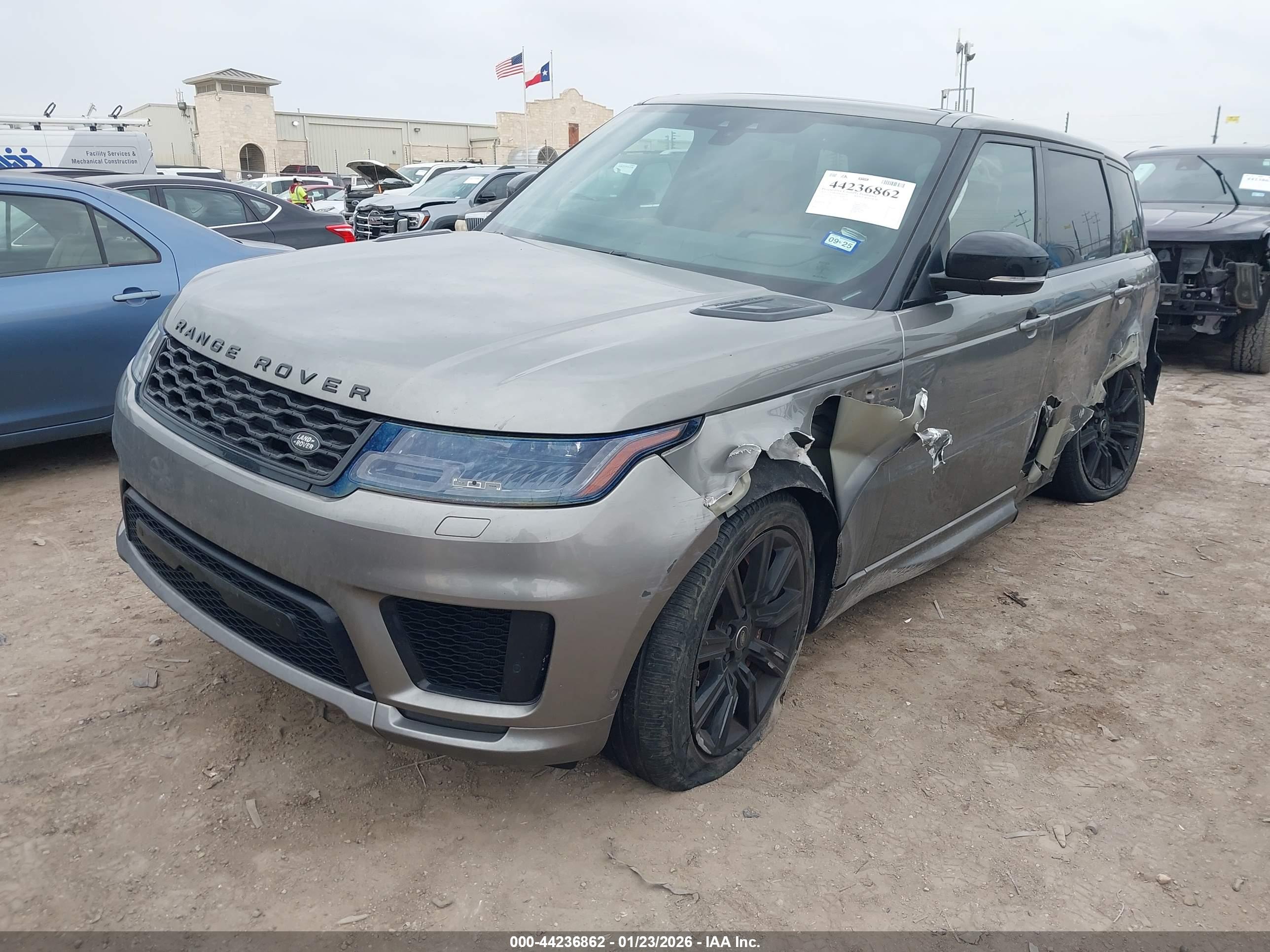 LAND ROVER image 2