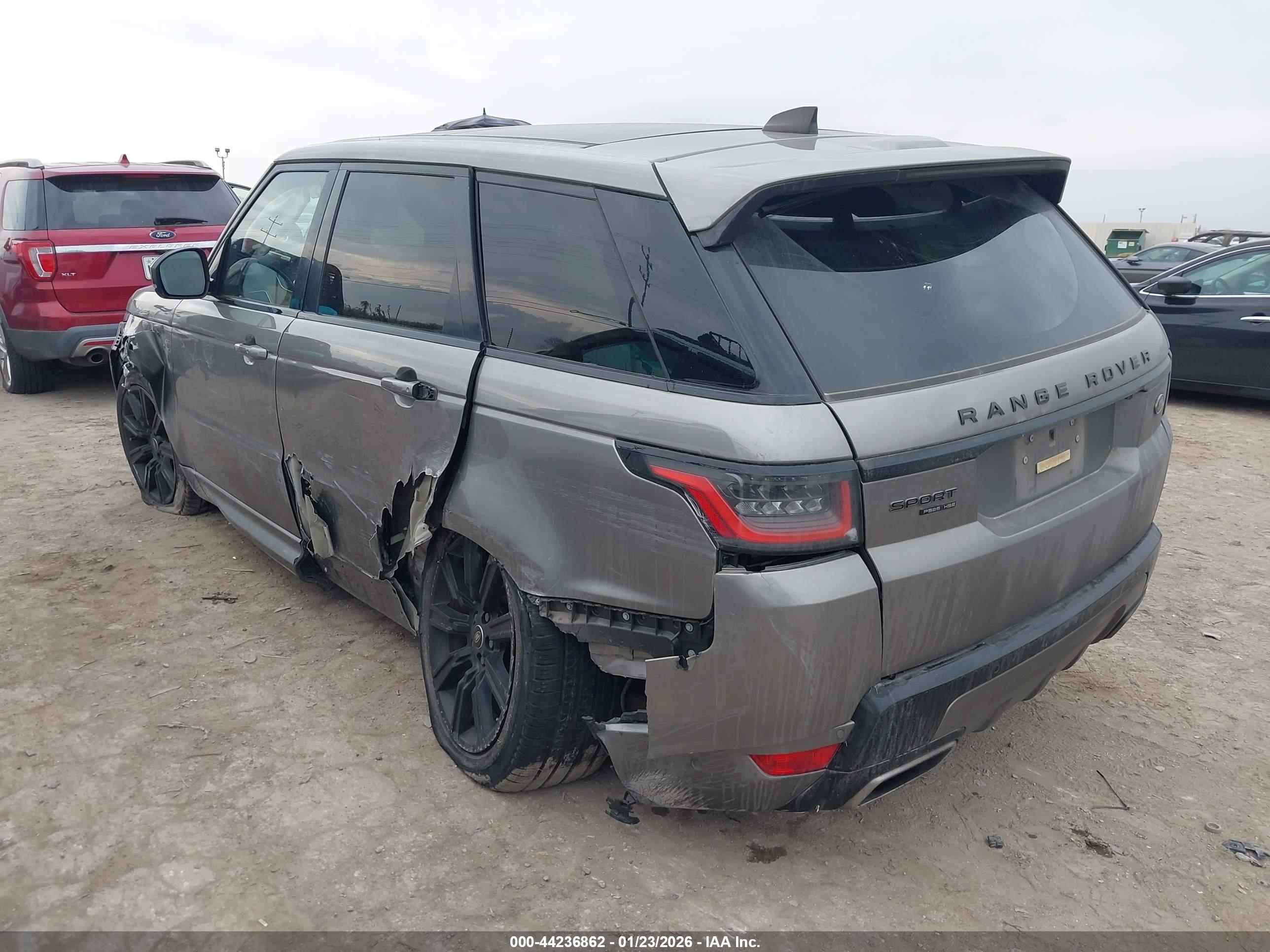 LAND ROVER image 3