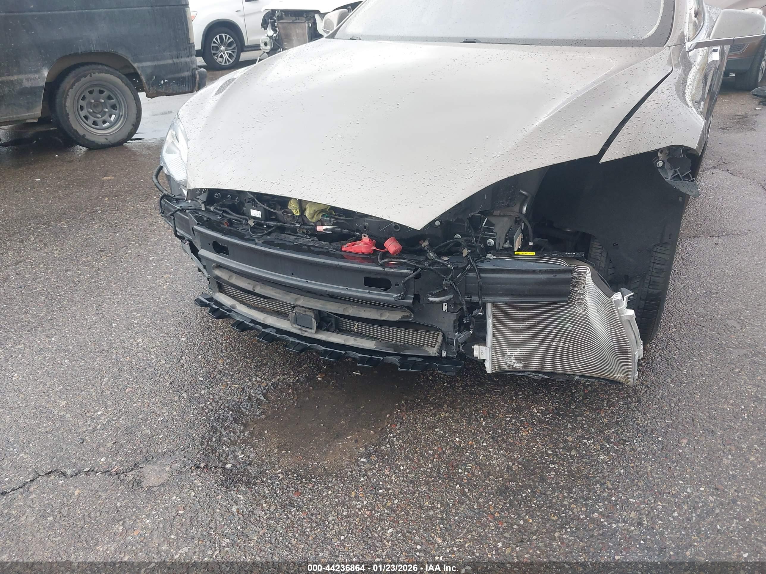 TESLA MODEL image 6