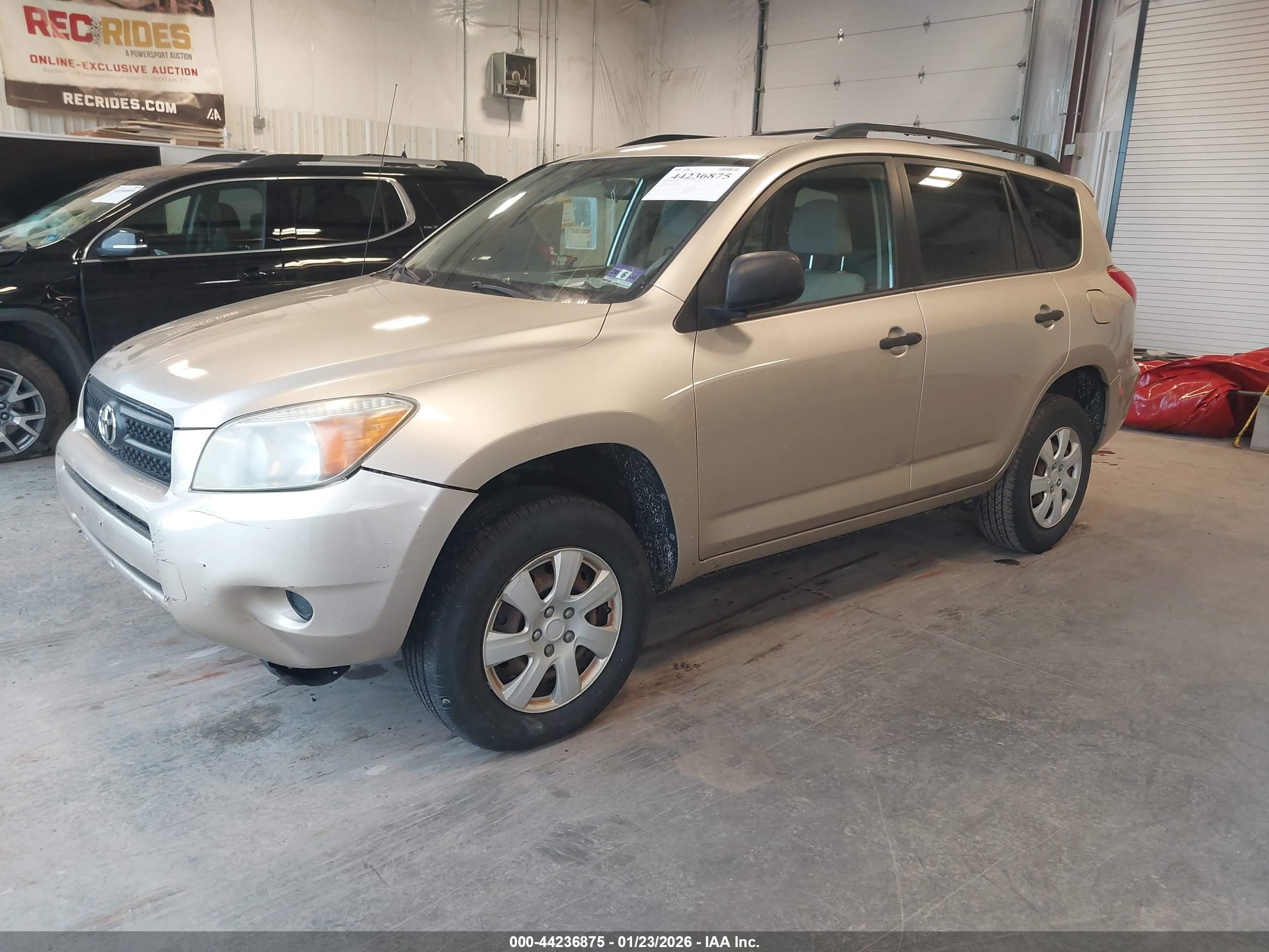 TOYOTA RAV4 image 2