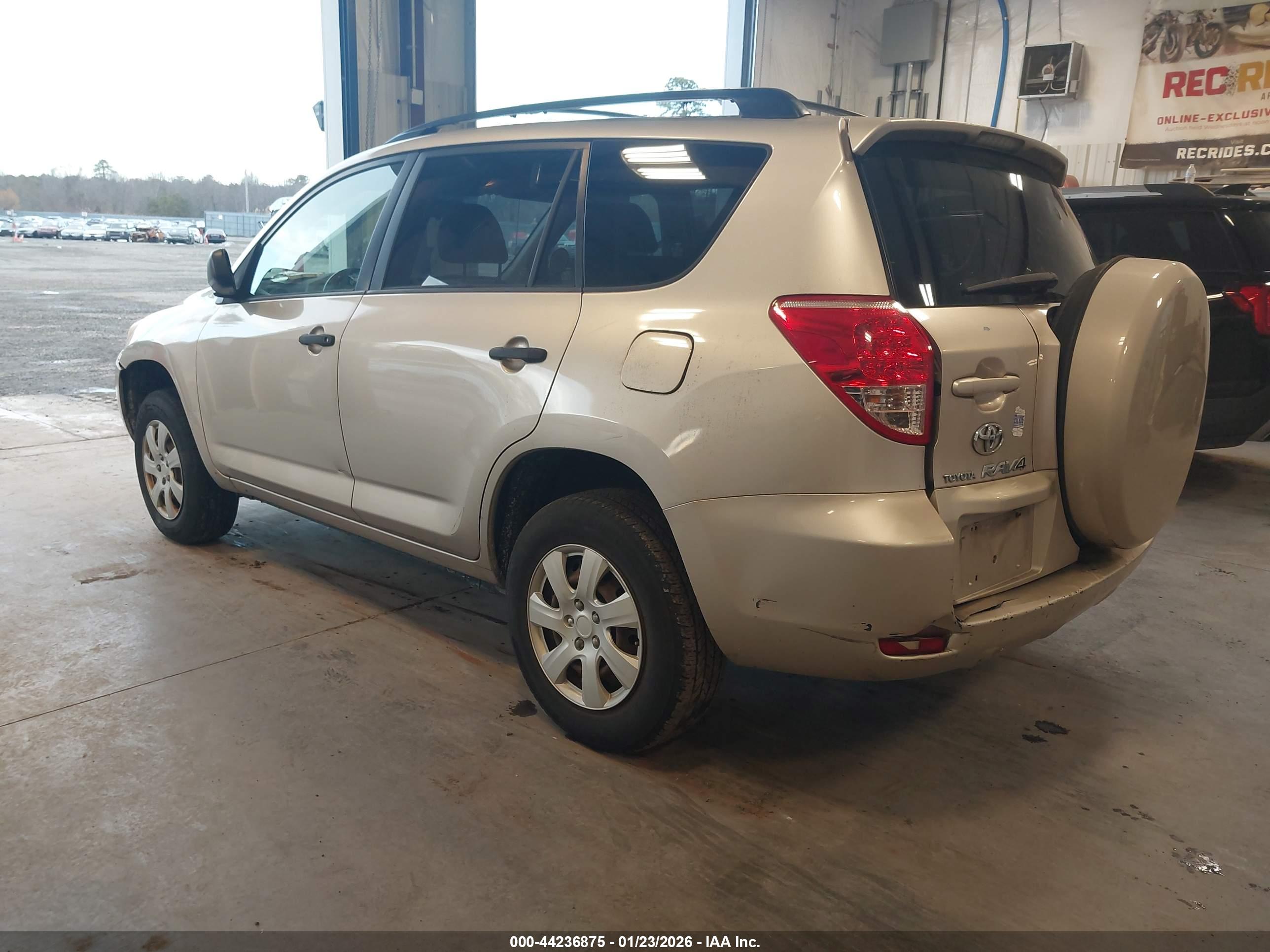 TOYOTA RAV4 image 3
