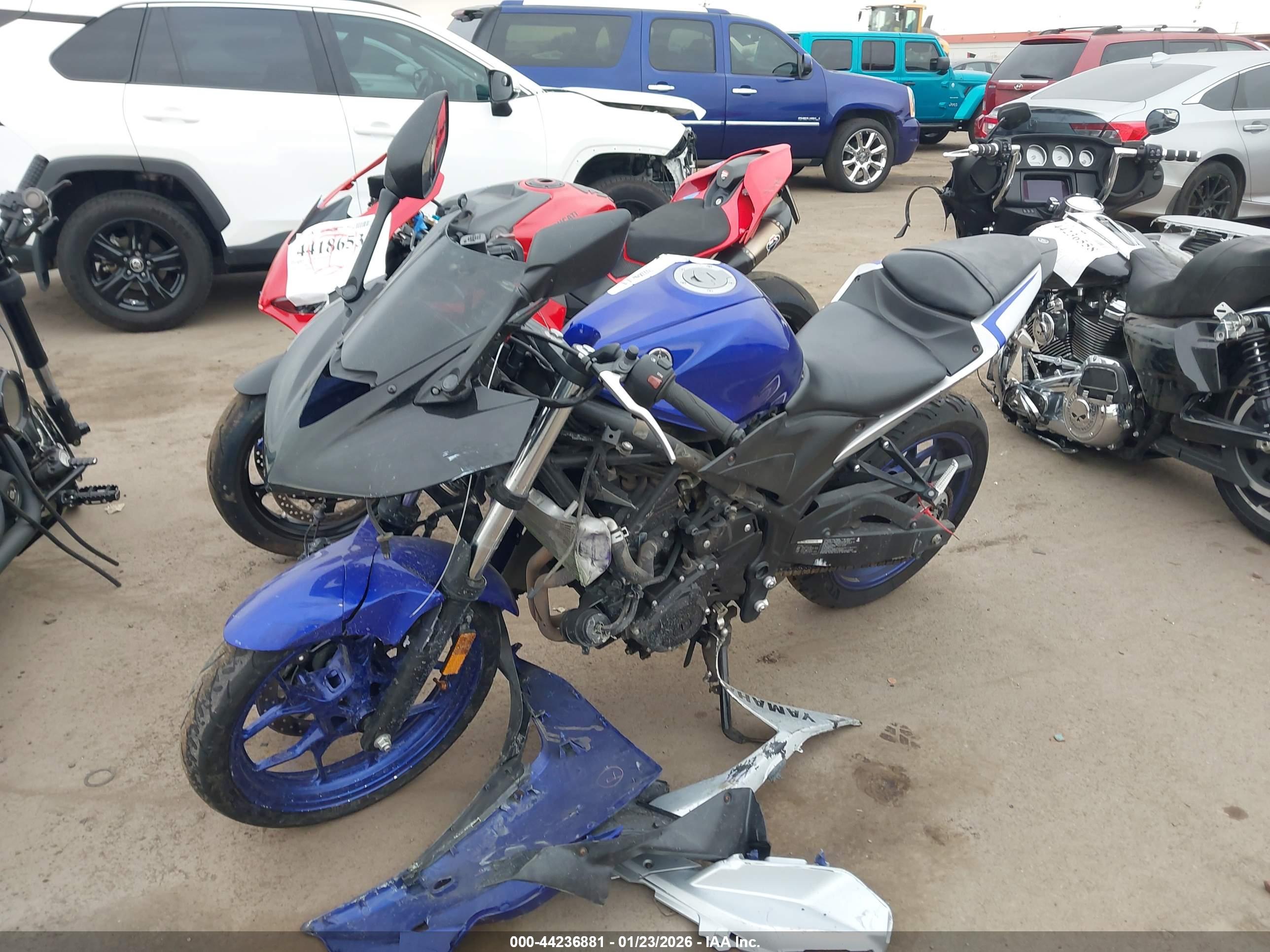 YAMAHA YZFR3 image 2