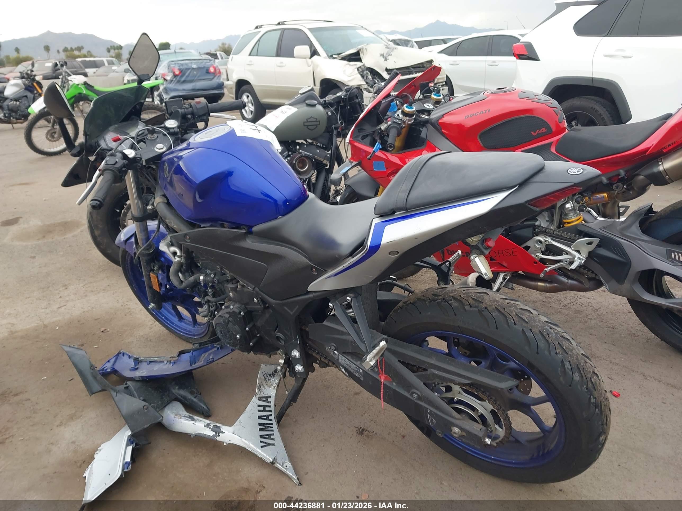 YAMAHA YZFR3 image 3