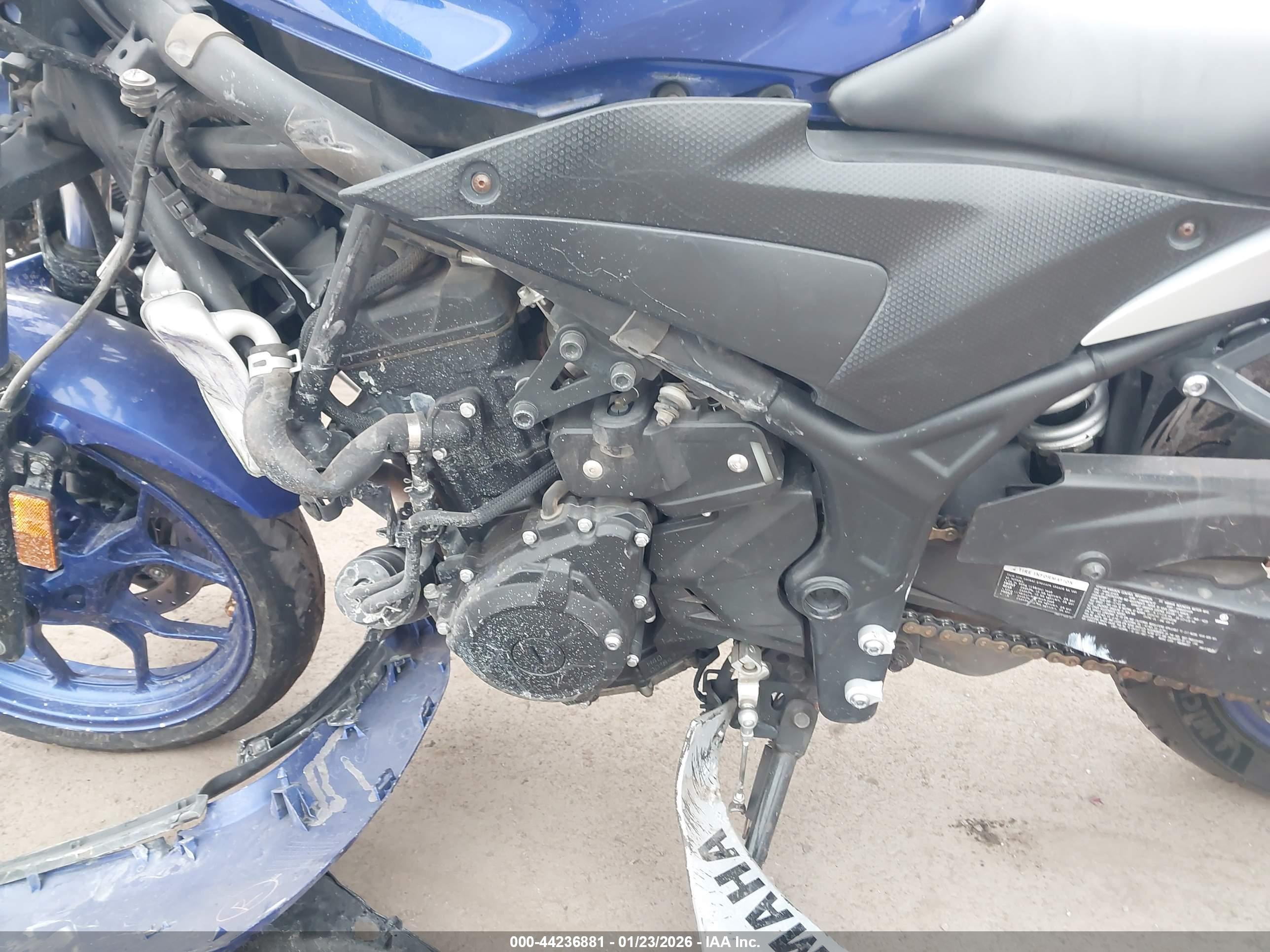 YAMAHA YZFR3 image 9