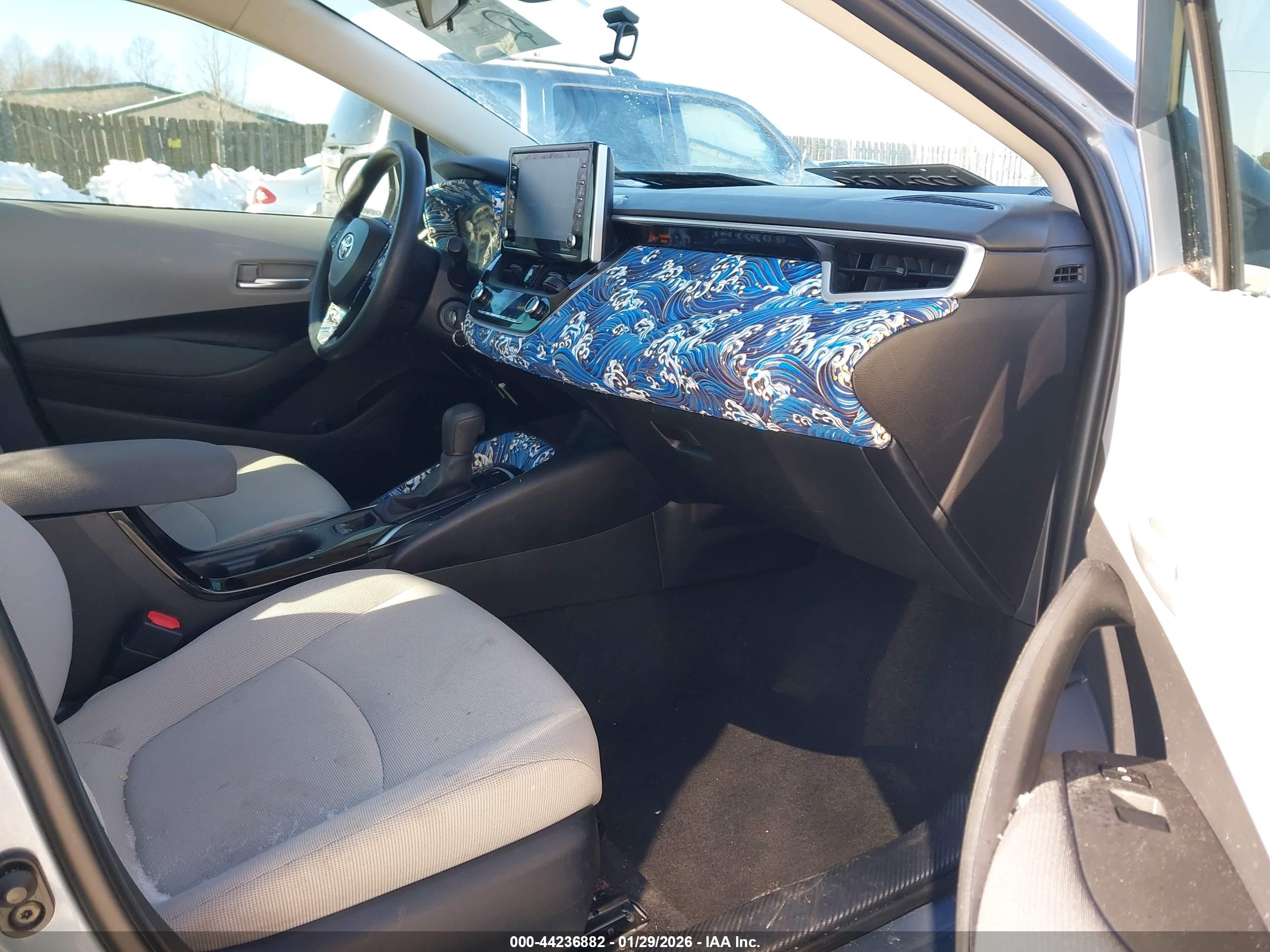 TOYOTA COROLLA image 5
