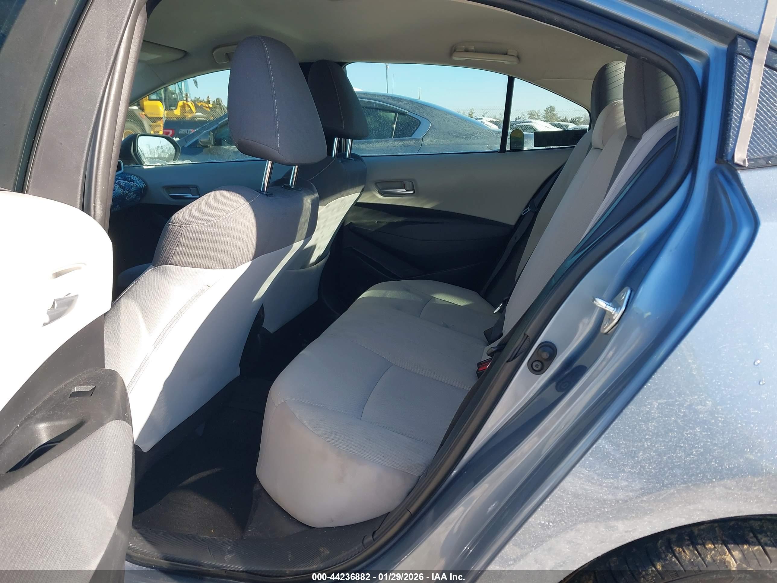 TOYOTA COROLLA image 8