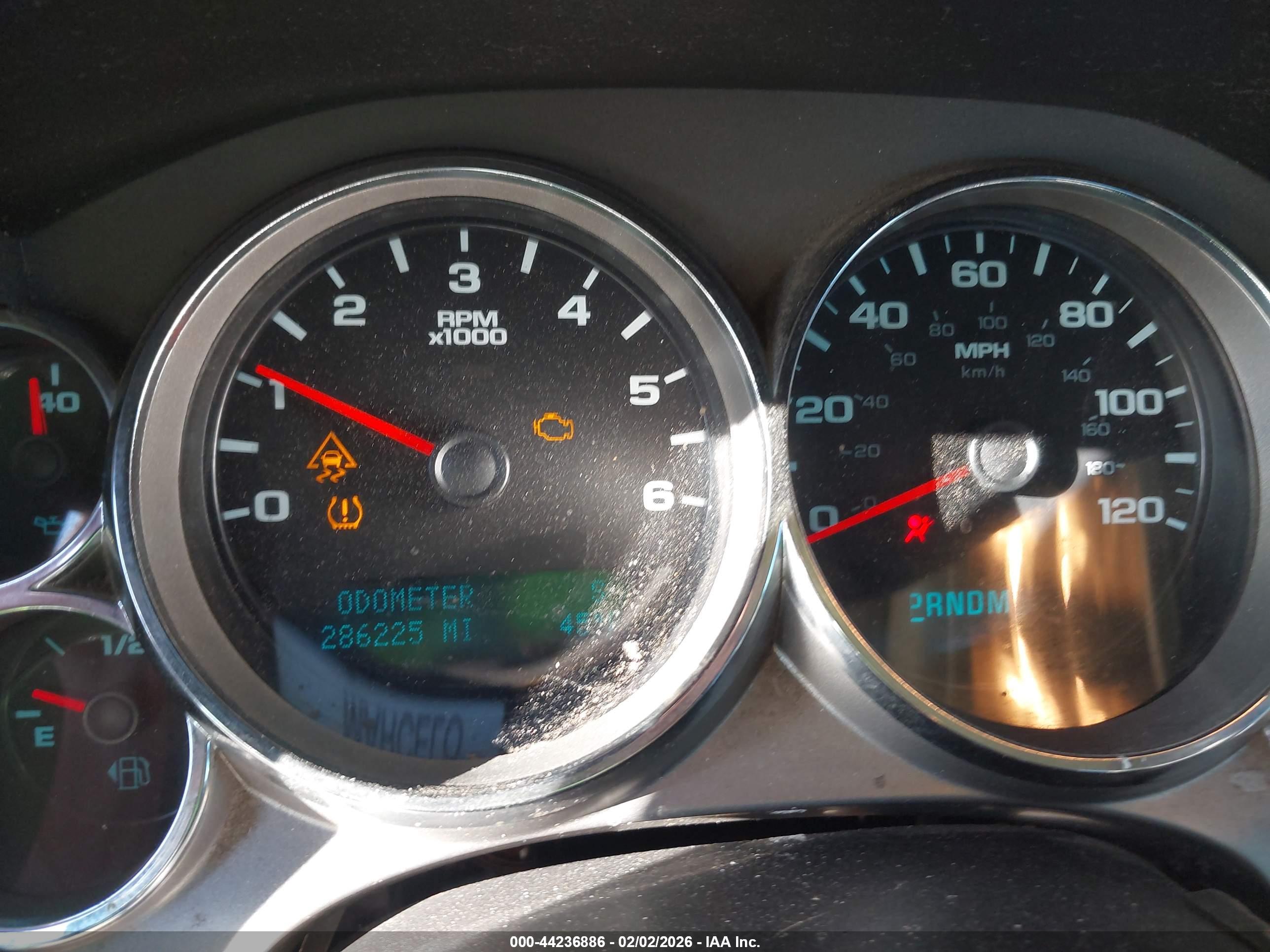 CHEVROLET SILVERADO image 7