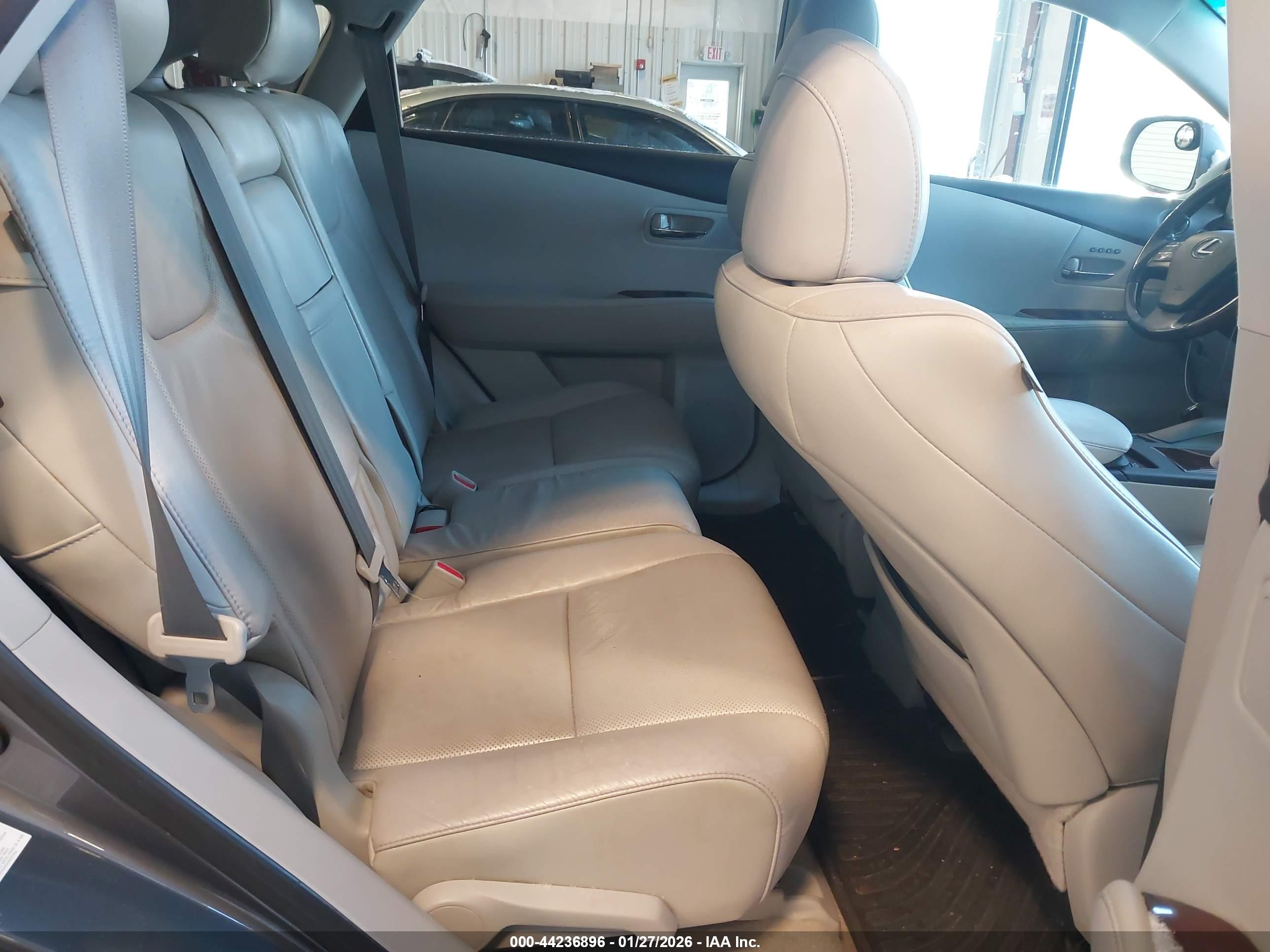 LEXUS RX image 8